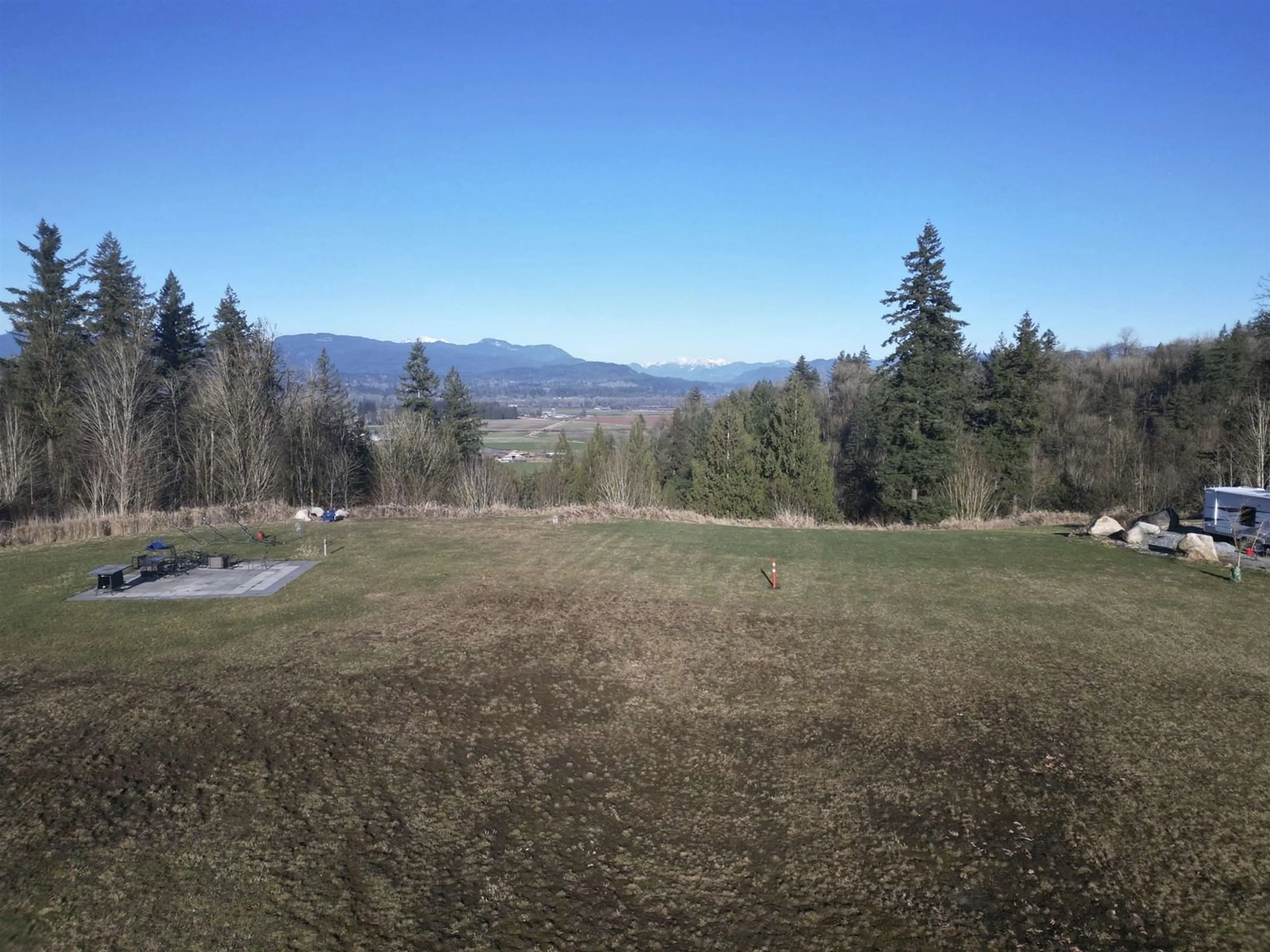 A pic from outside/outdoor area/front of a property/back of a property/a pic from drone, mountain view for 7039 272, Langley British Columbia V4W1R3