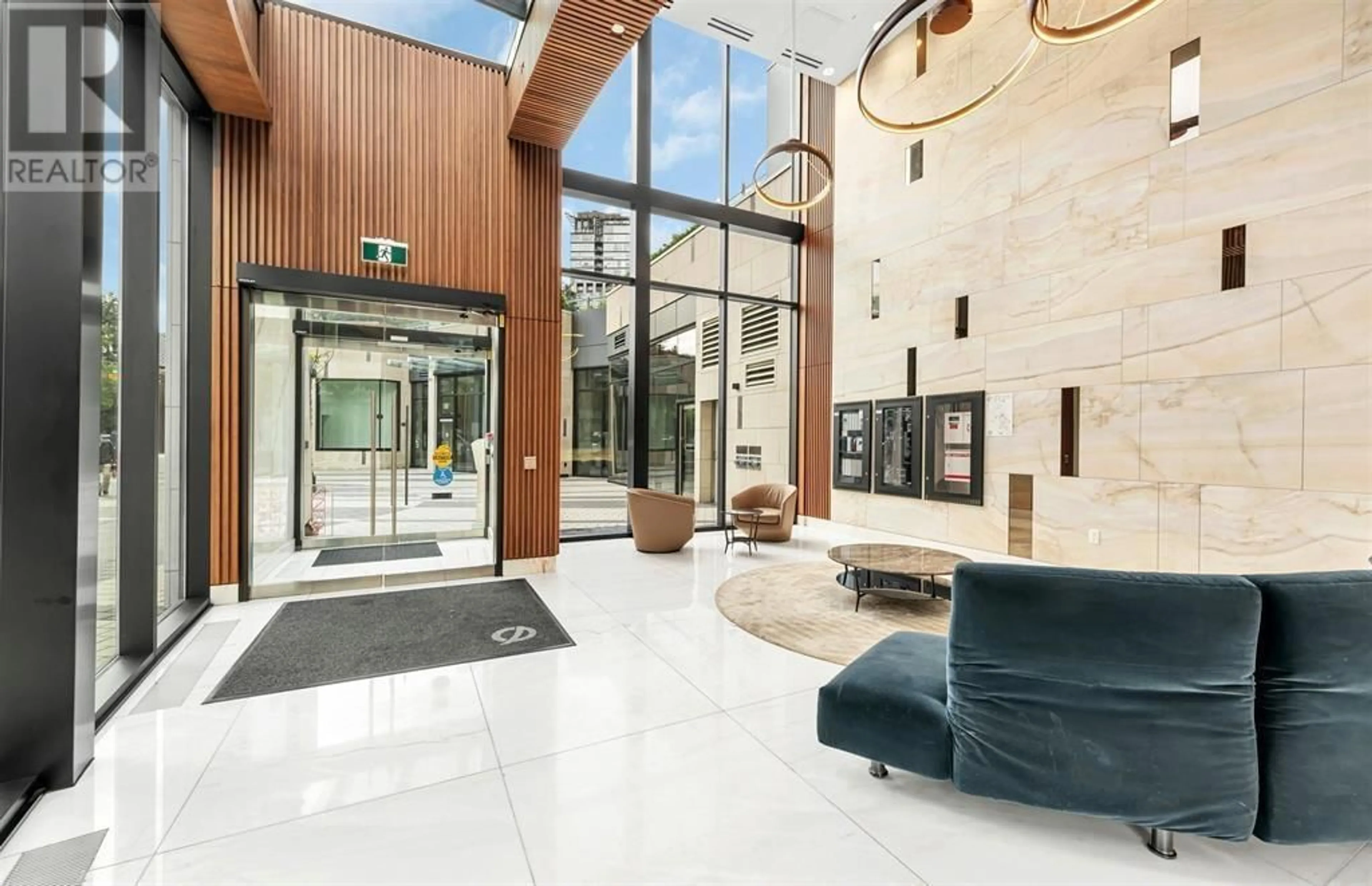 Indoor lobby, ceramic floors for 1011 89 NELSON STREET, Vancouver British Columbia V6Z0E7