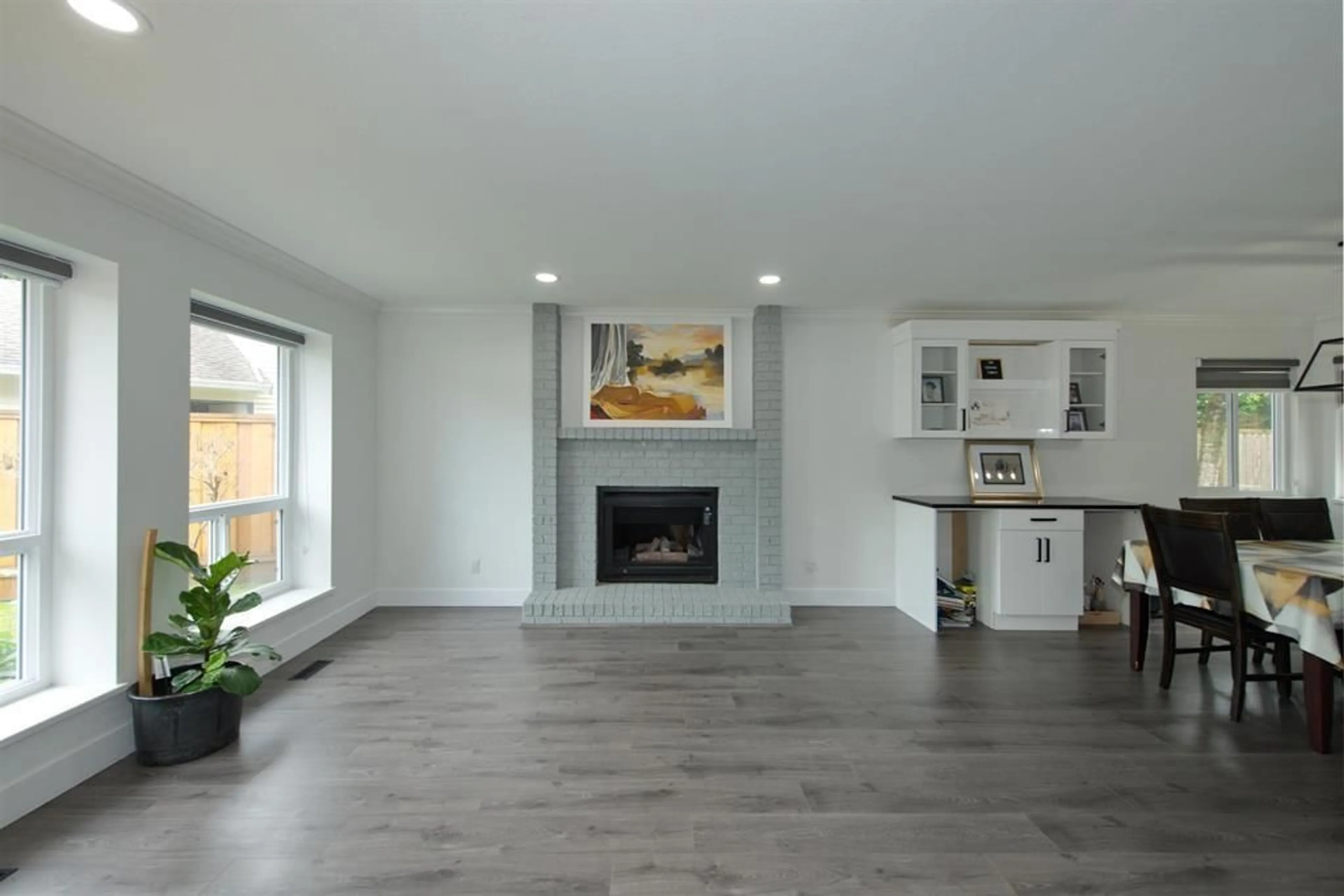 Living room, wood floors for 6049 133A STREET, Surrey British Columbia V3X2K3