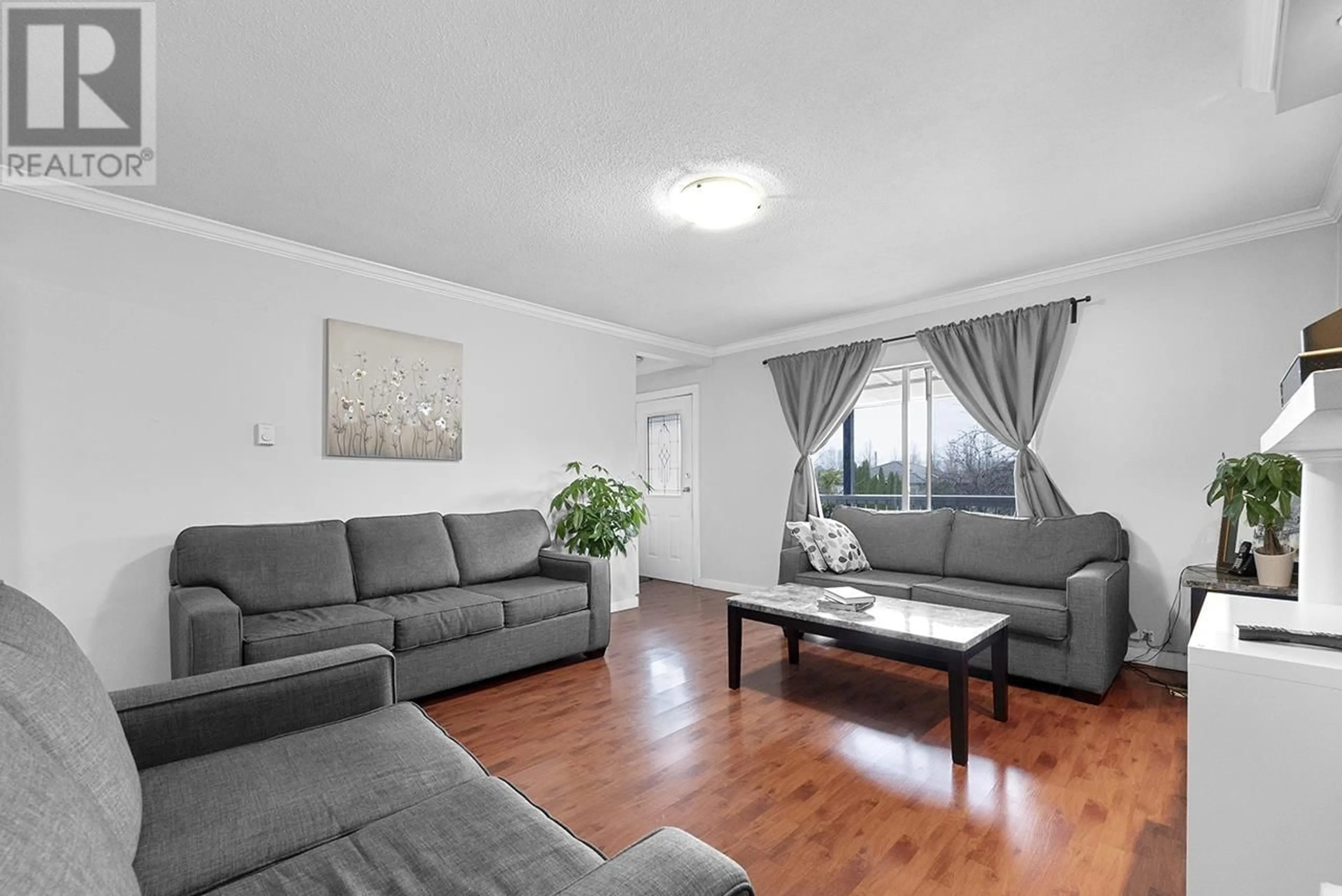 Living room, wood floors for 3315 RUPERT STREET, Vancouver British Columbia V5M3V6