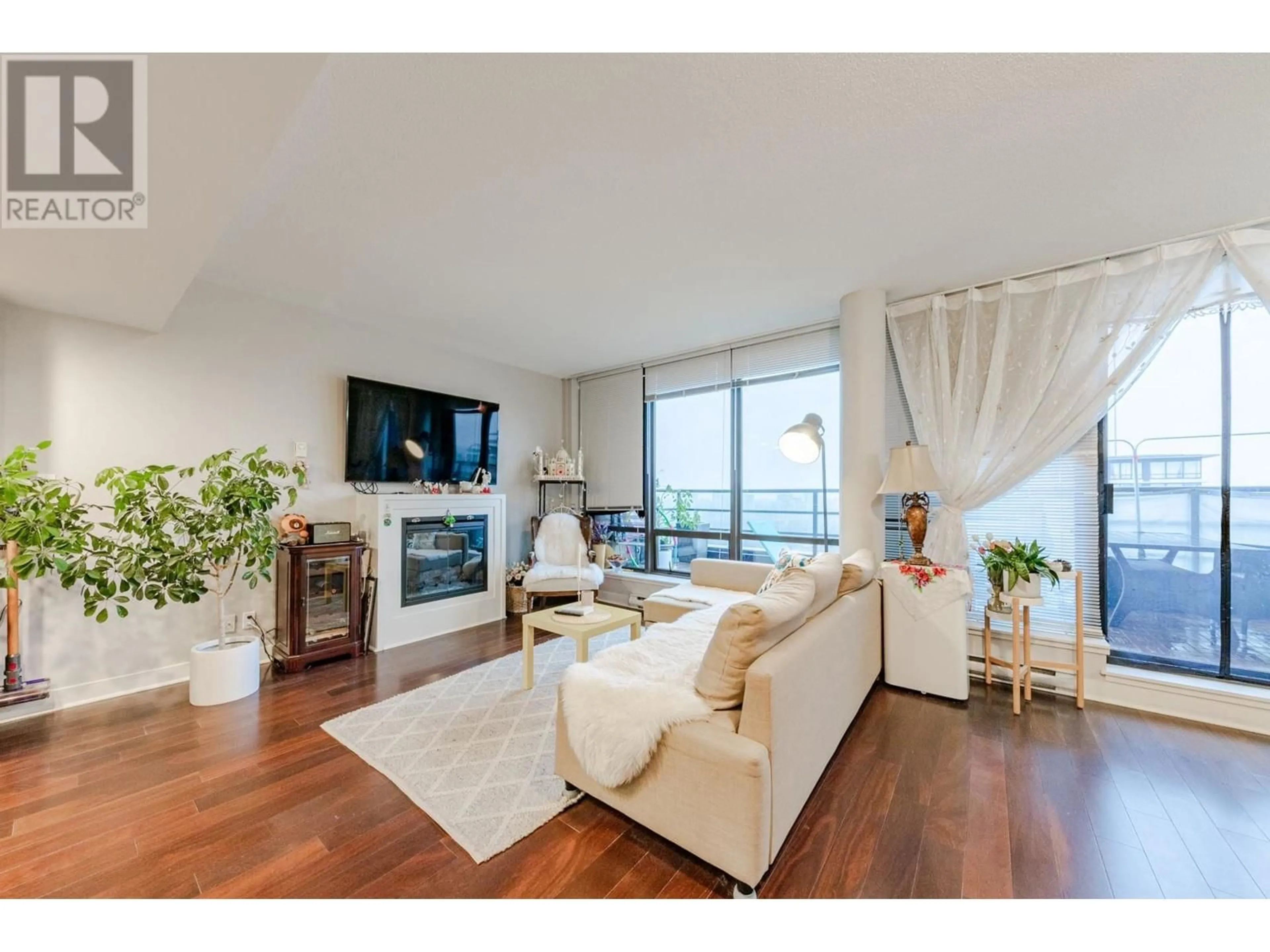 Living room, wood floors for 1805 6333 KATSURA STREET, Richmond British Columbia V6Y4L9