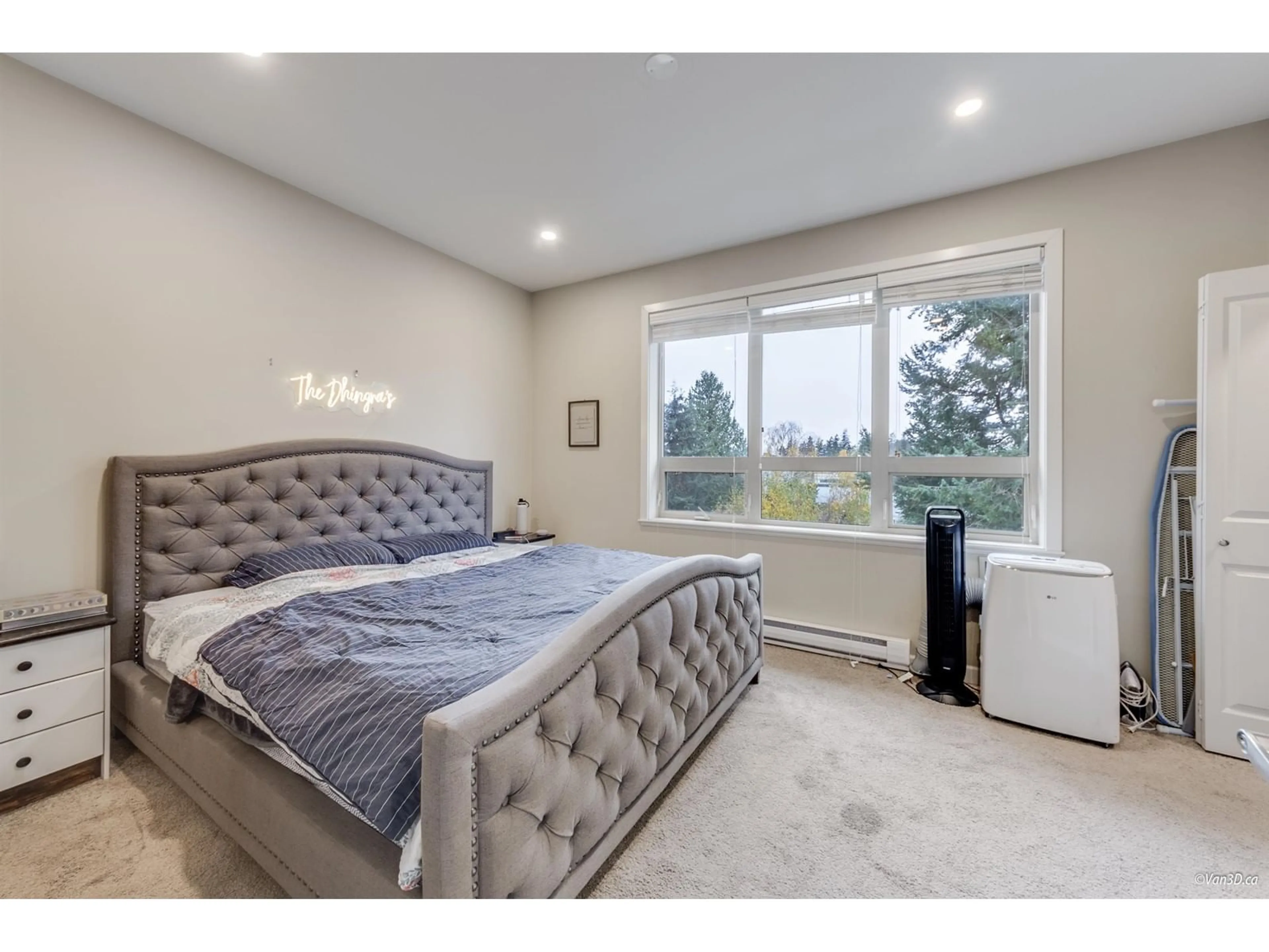 A pic of a room, carpet floors for 401 15268 18 AVENUE, Surrey British Columbia V4A1W8