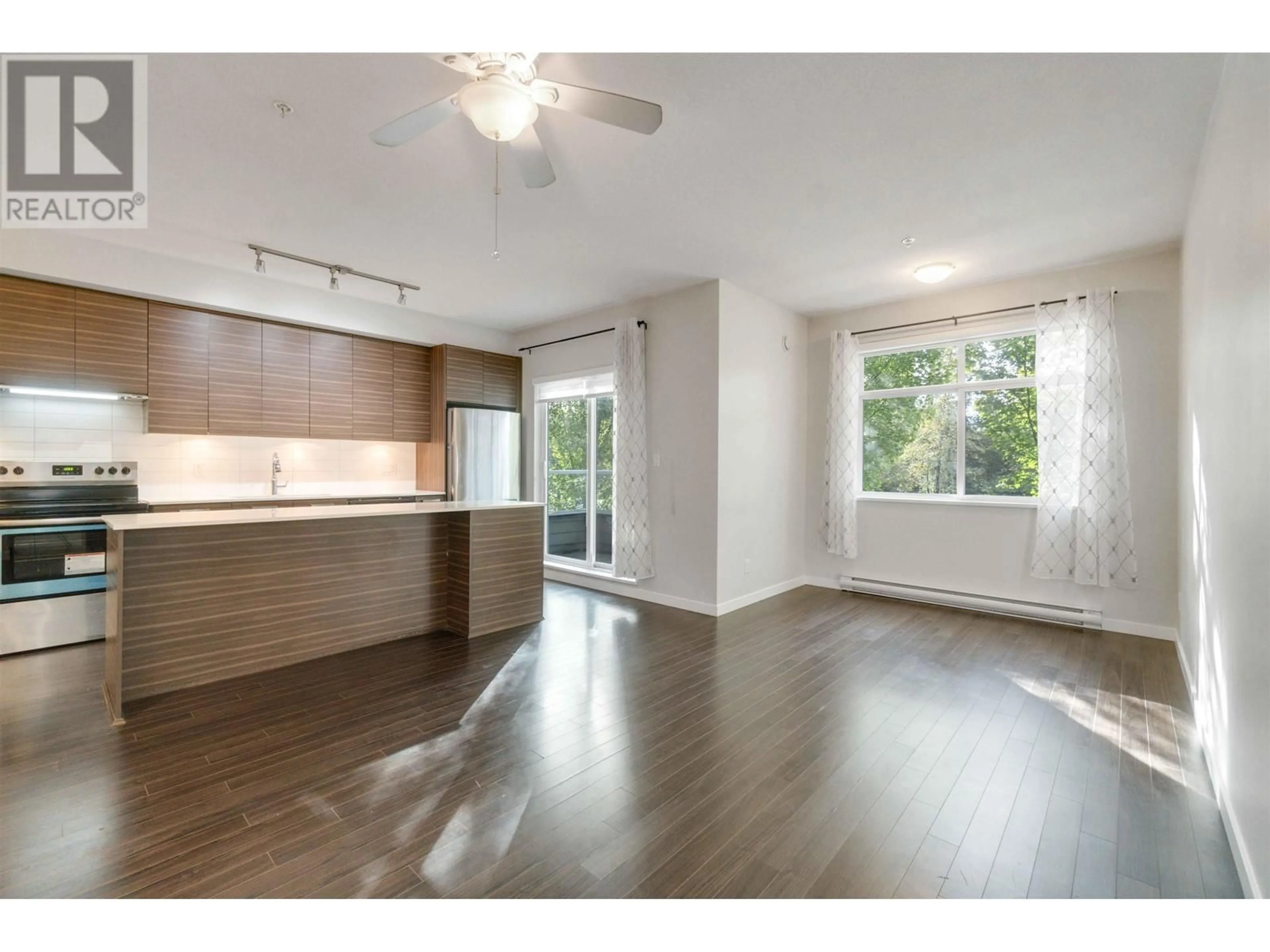 Open concept kitchen for 41 6965 HASTINGS STREET, Burnaby British Columbia V5B1S9