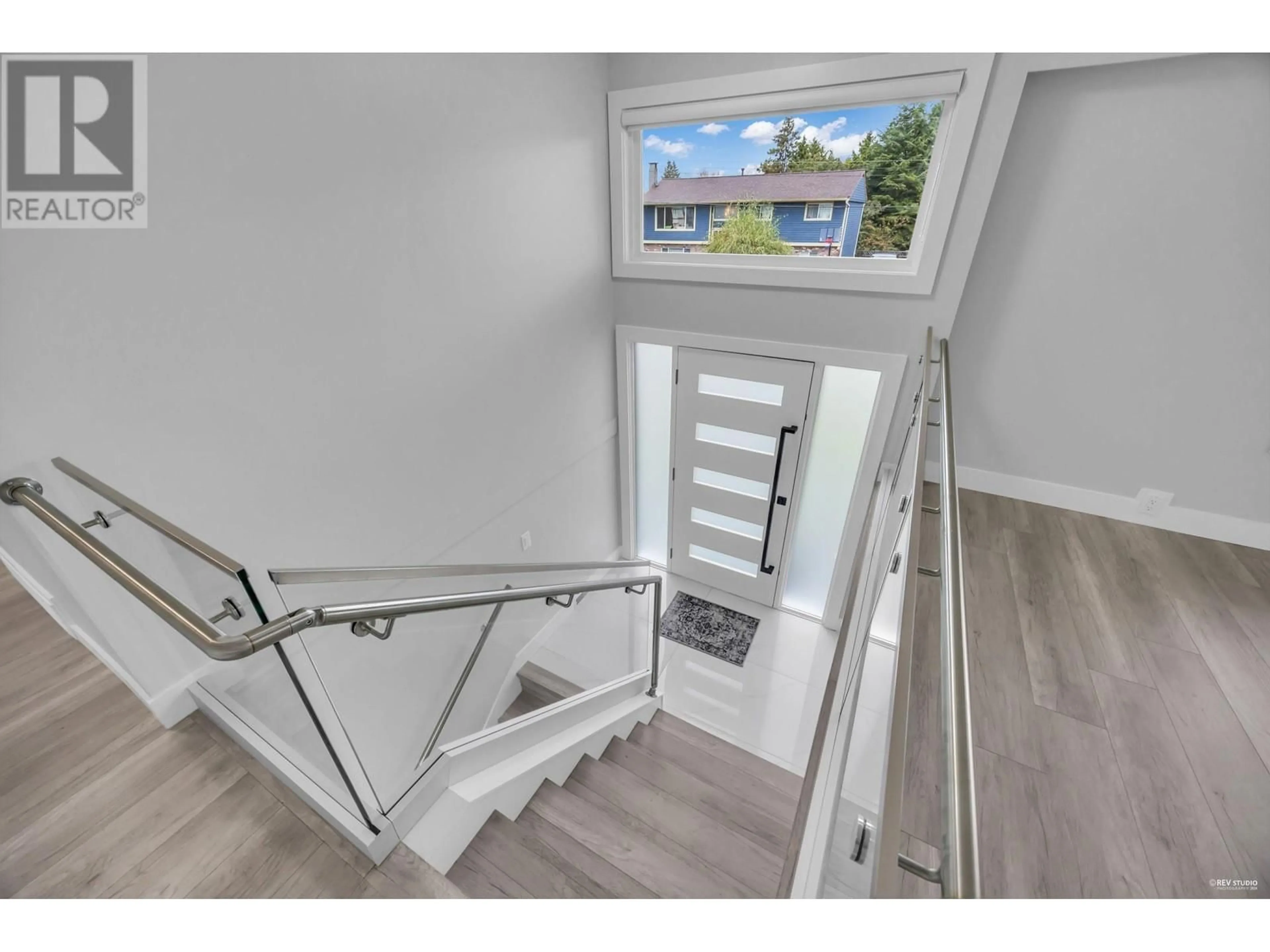 Stairs for 4484 45A AVENUE, Delta British Columbia V4K1M2