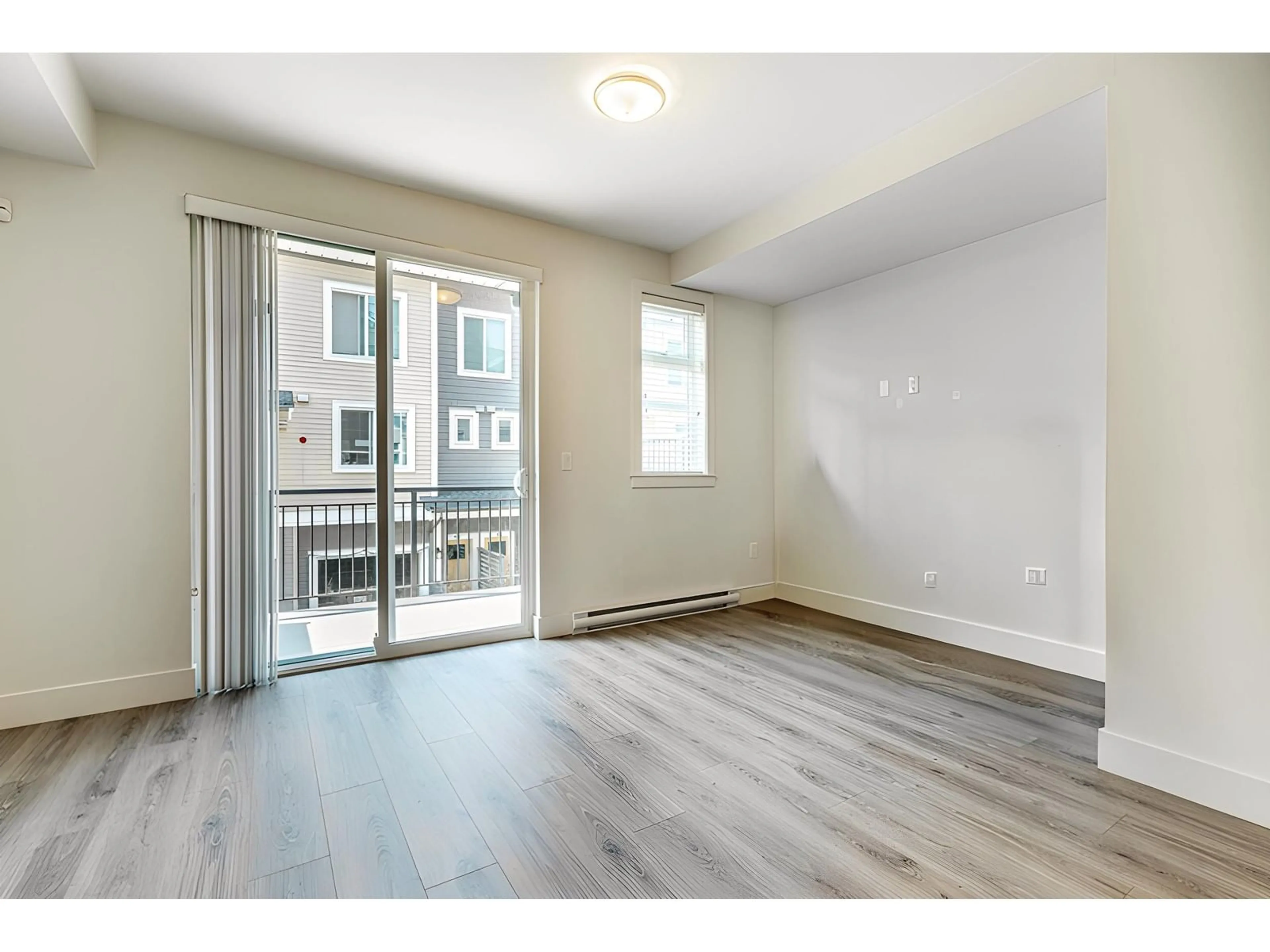 A pic of a room, wood floors for 170 9718 161A STREET, Surrey British Columbia V4N6S7