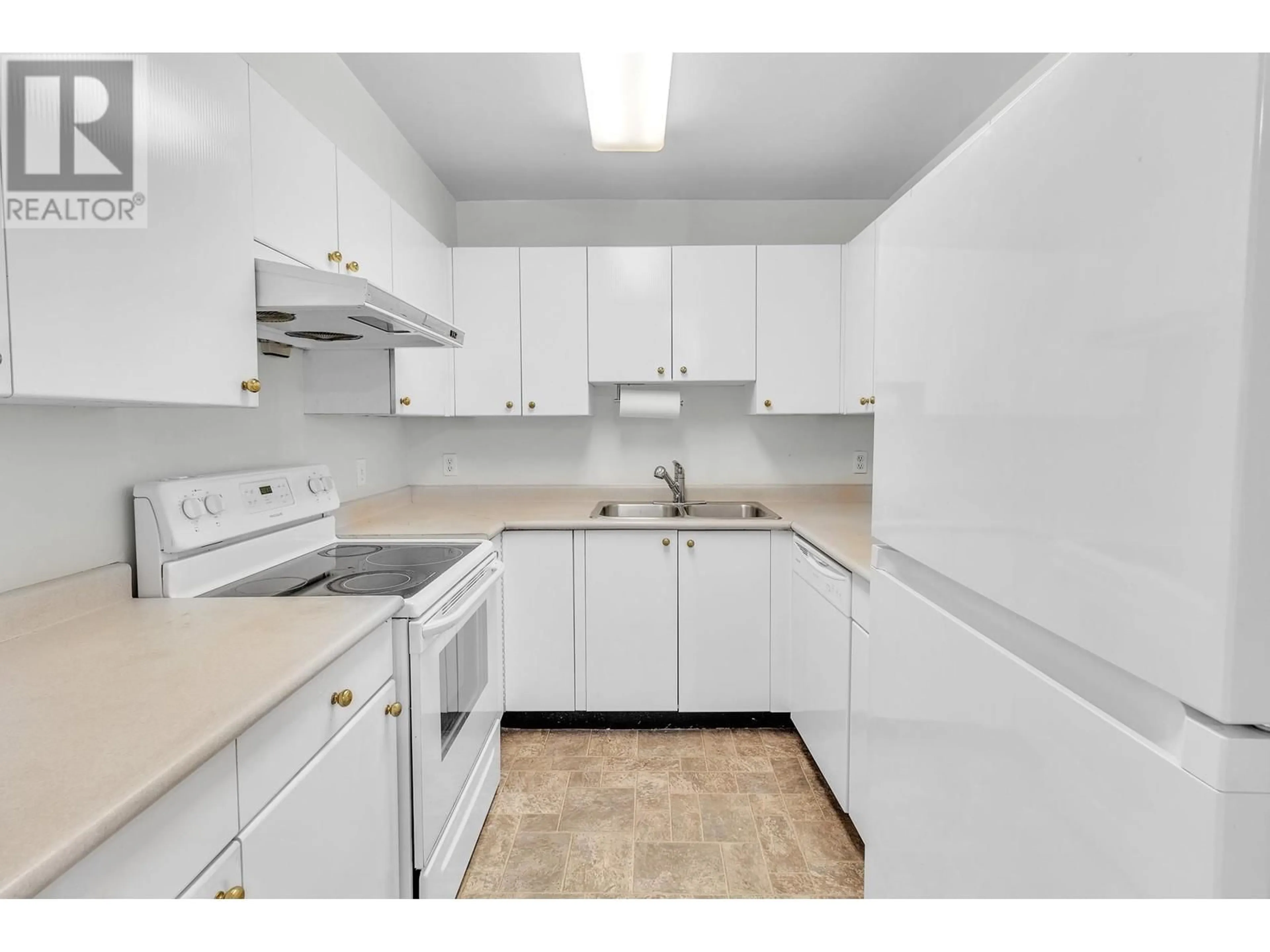 Standard kitchen, not visible floor, cottage for 211 3624 FRASER STREET, Vancouver British Columbia V5V4C8