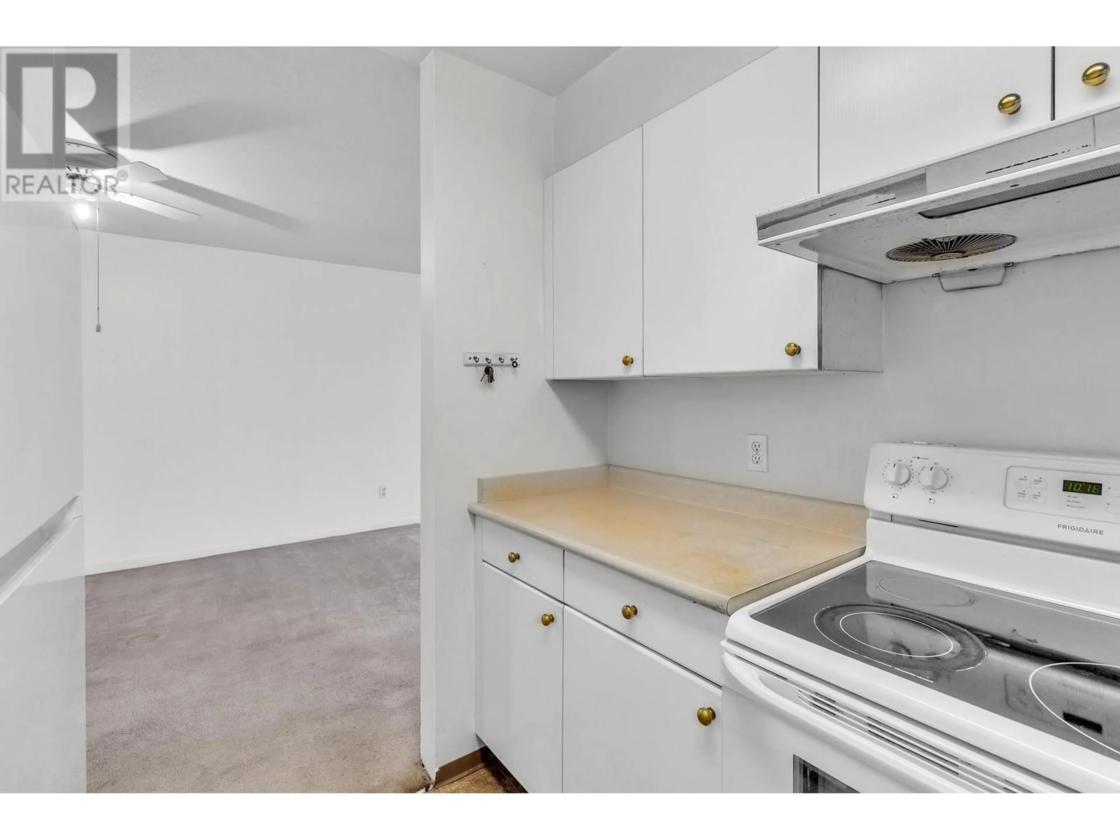 Standard kitchen, not visible floor for 211 3624 FRASER STREET, Vancouver British Columbia V5V4C8