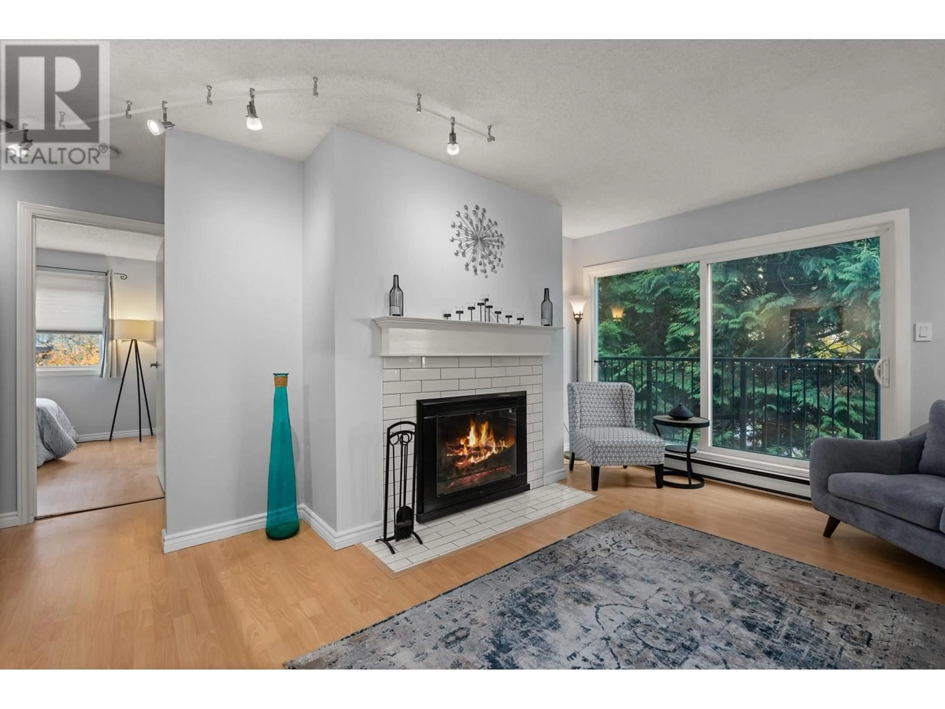 Living room, wood floors for 307 620 BLACKFORD STREET, New Westminster British Columbia V3M1R6