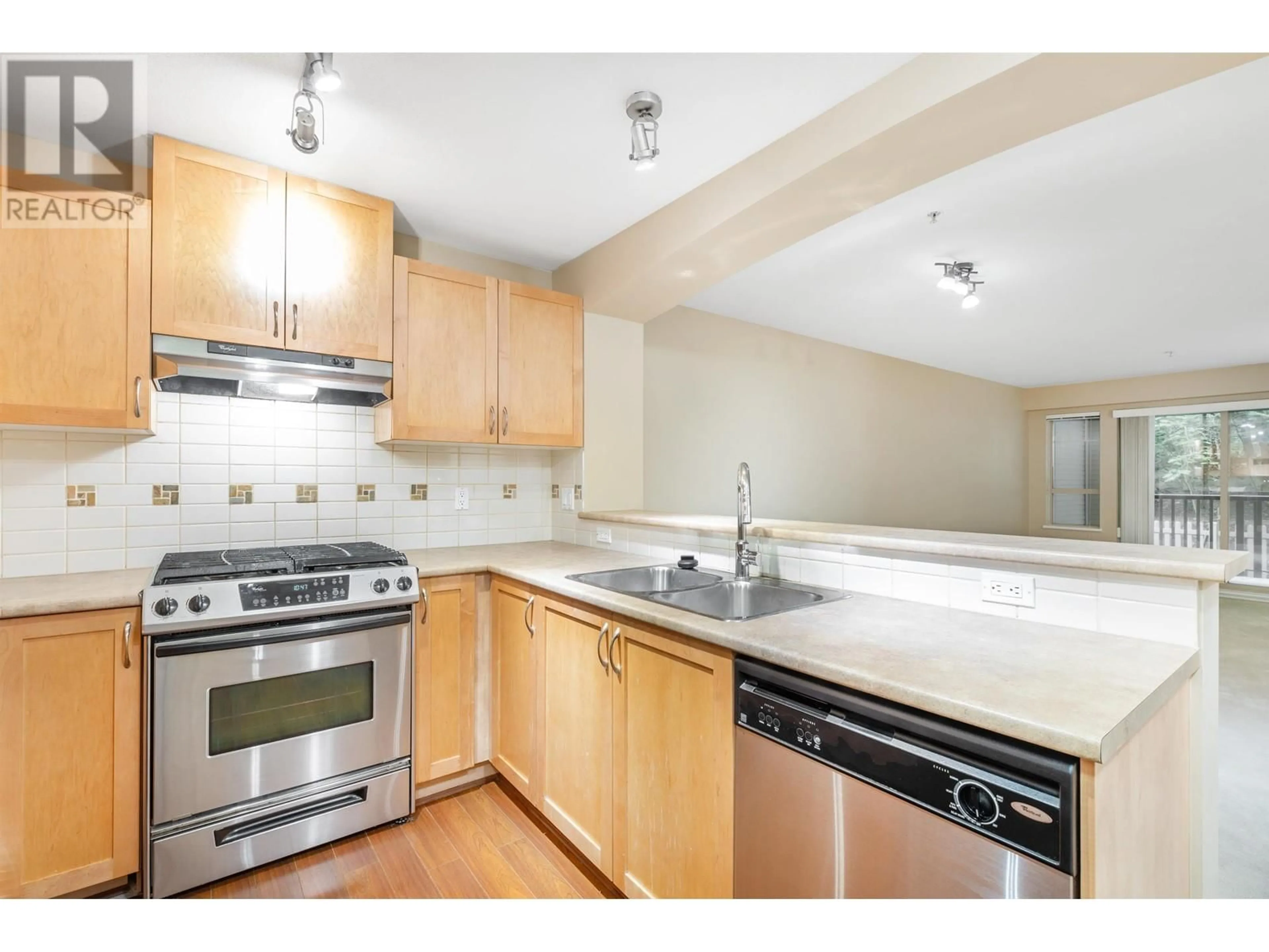 Standard kitchen for 206 2959 SILVER SPRINGS BOULEVARD, Coquitlam British Columbia V3E3S5