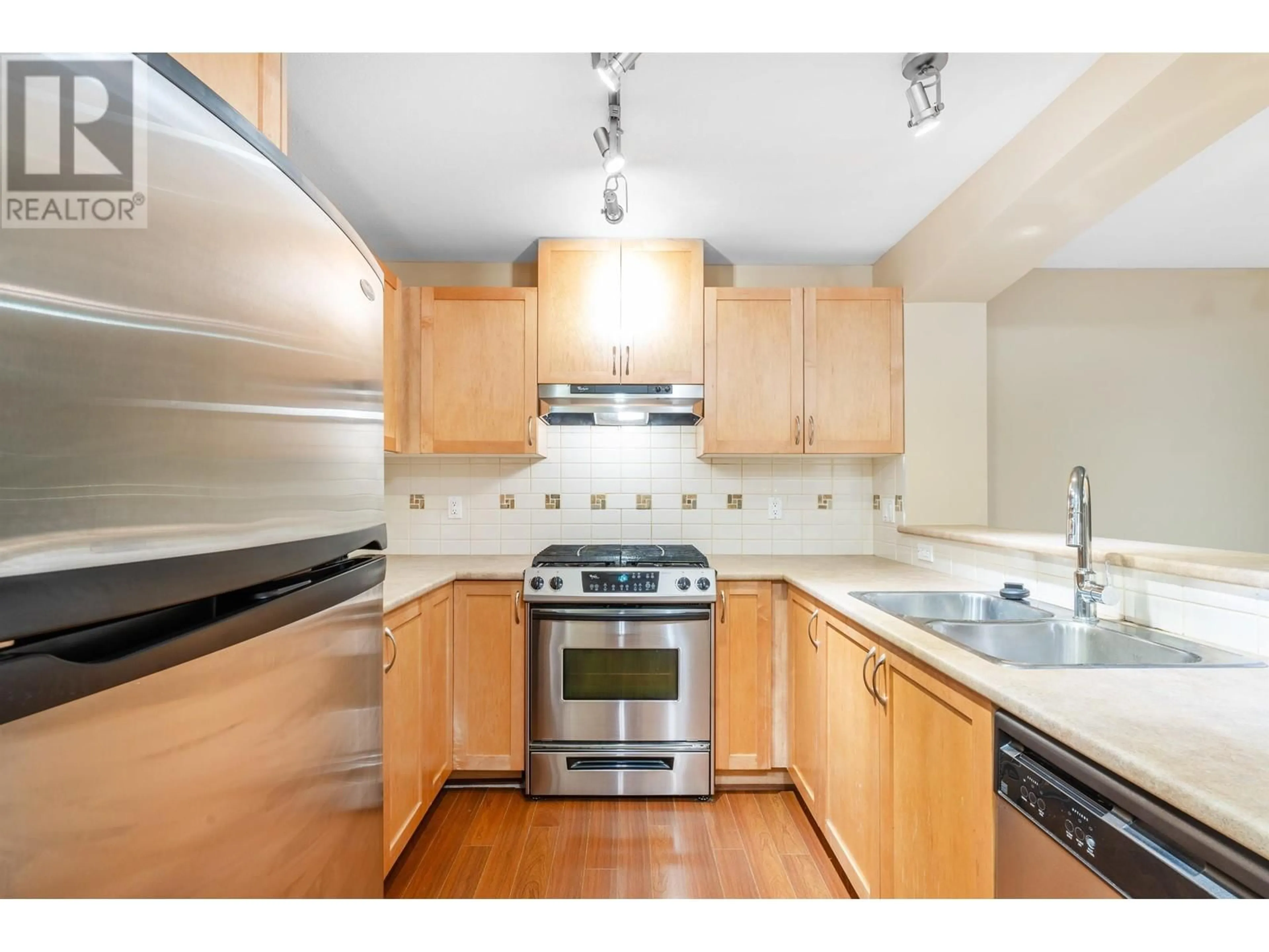 Standard kitchen, wood floors for 206 2959 SILVER SPRINGS BOULEVARD, Coquitlam British Columbia V3E3S5