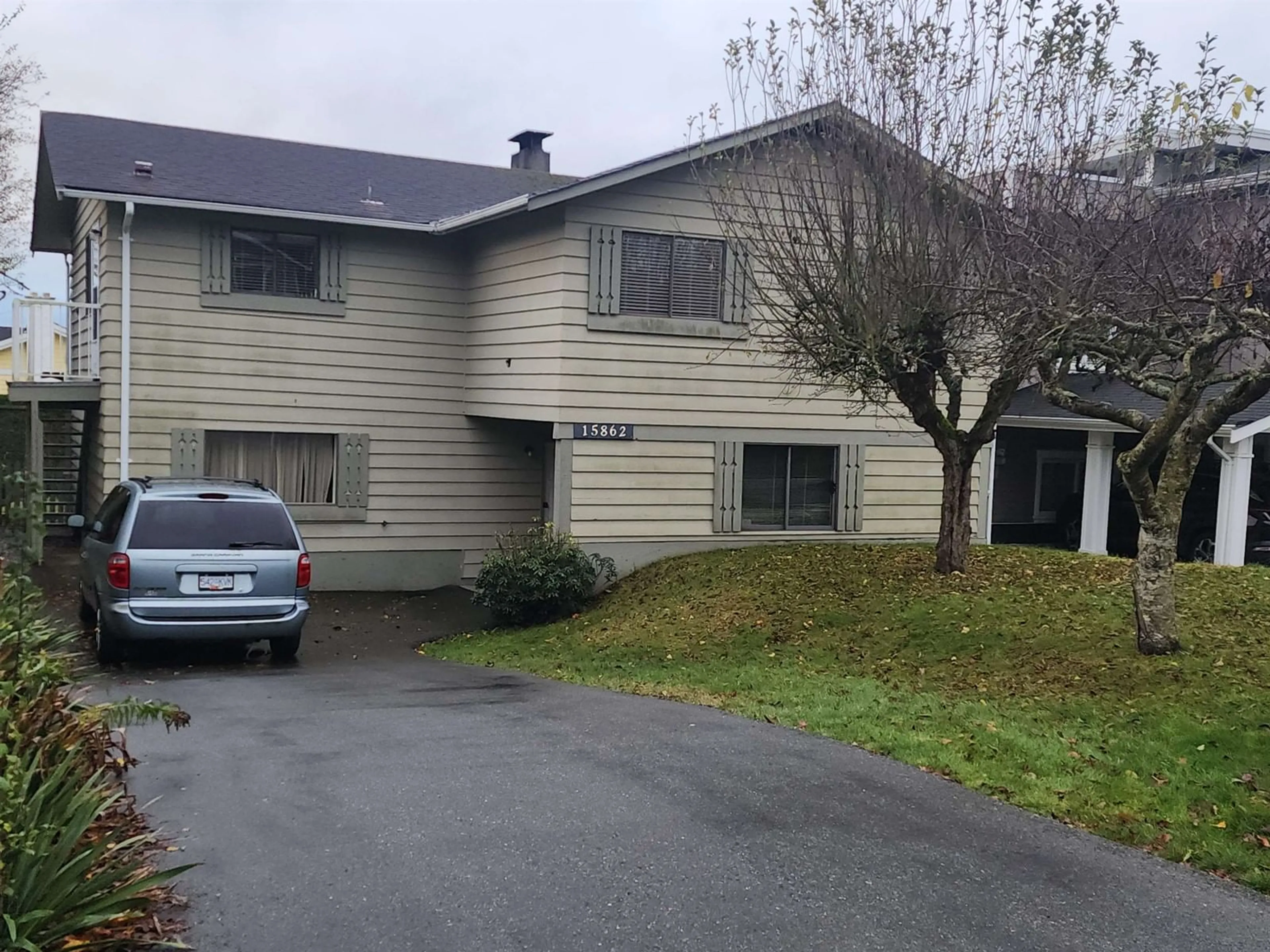 Frontside or backside of a home, the front or back of building for 15862 CLIFF AVENUE, White Rock British Columbia V4B5B1