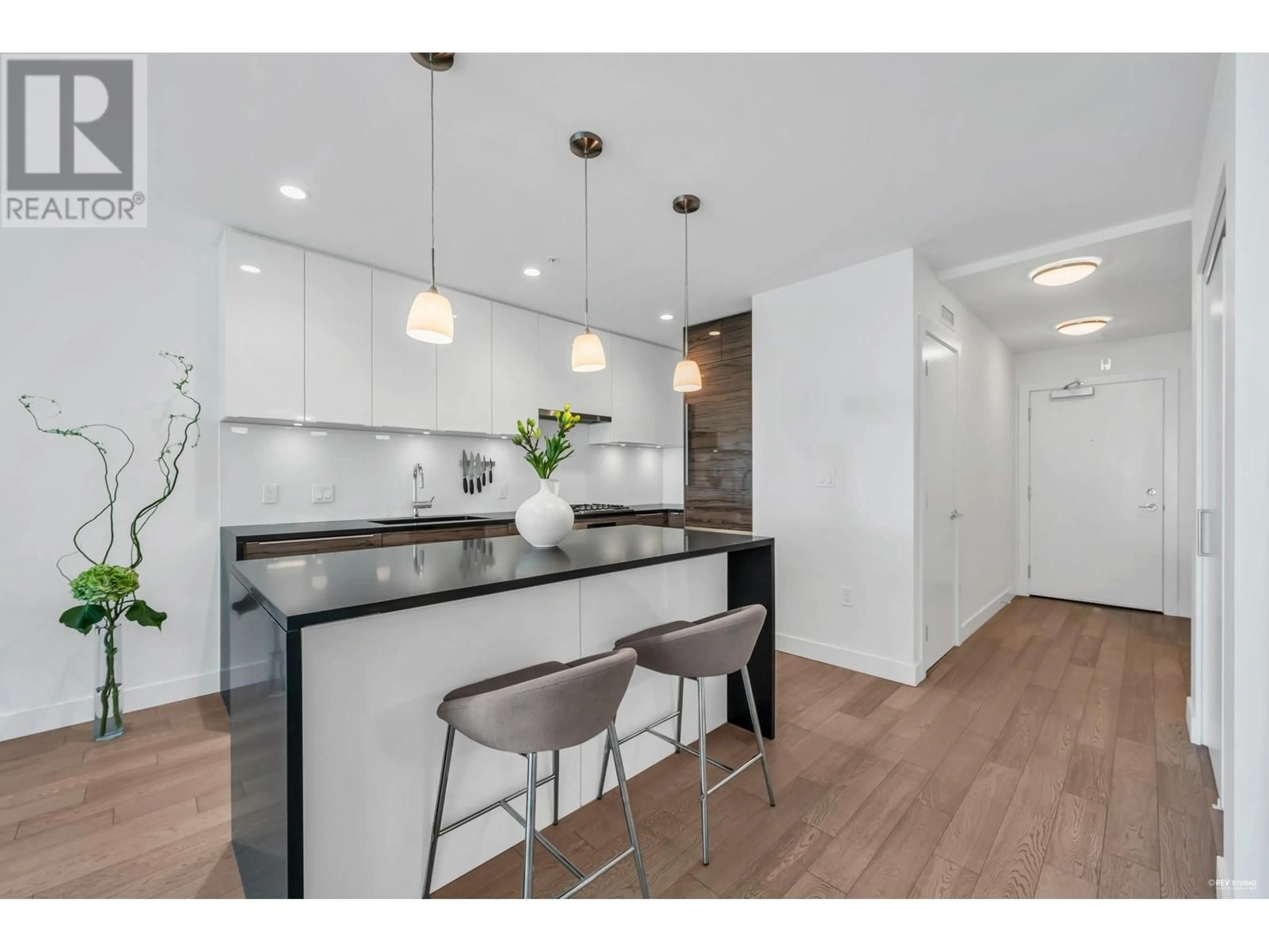 Open concept kitchen for 215 4427 CAMBIE STREET, Vancouver British Columbia V5Z2Y8