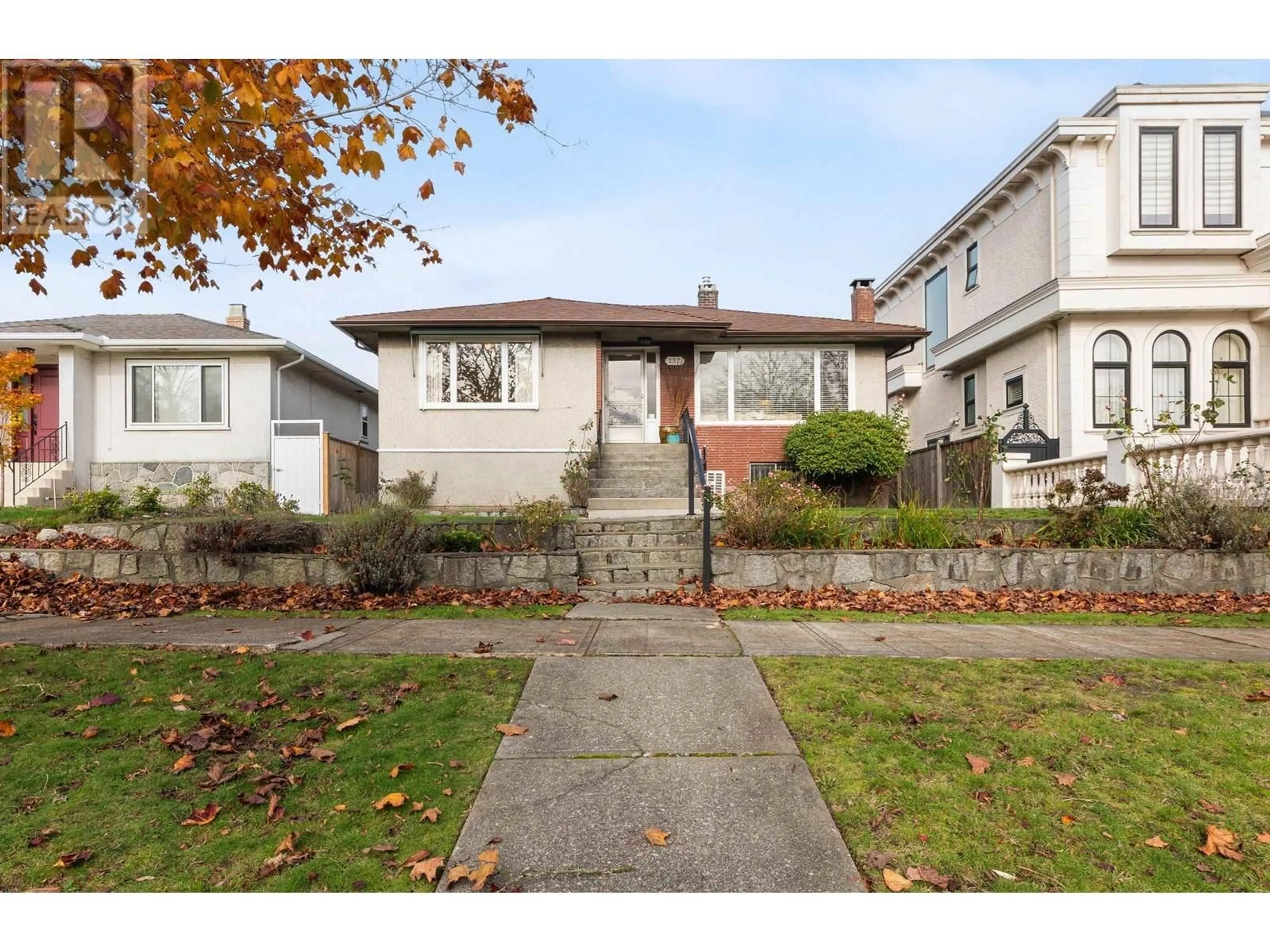 Frontside or backside of a home, the street view for 257 W 46TH AVENUE, Vancouver British Columbia V5Y2X2