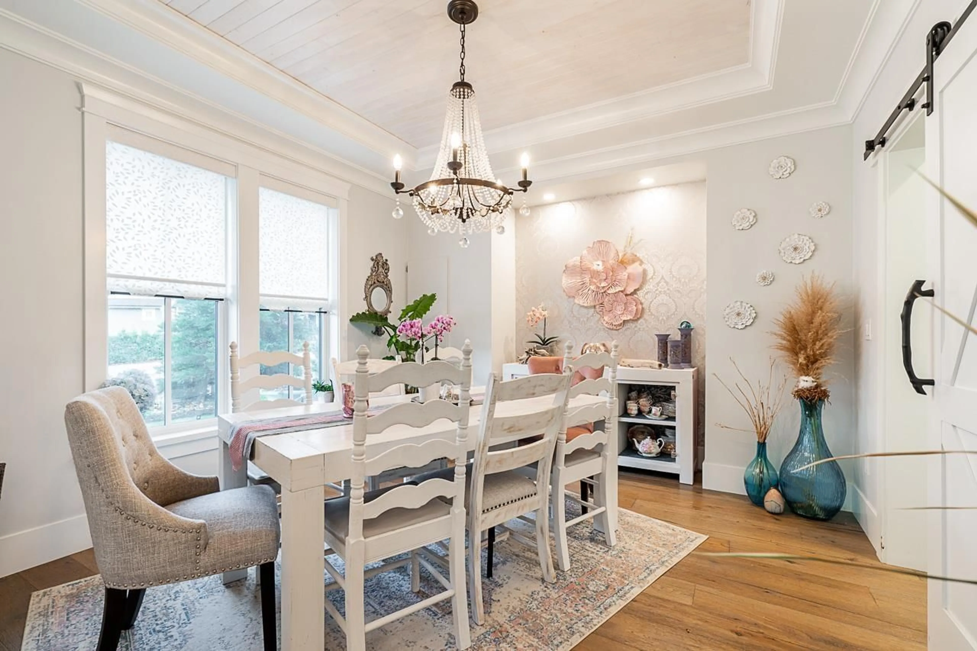 Dining room, wood floors, cottage for 35294 EWERT AVENUE, Mission British Columbia V2V0G2