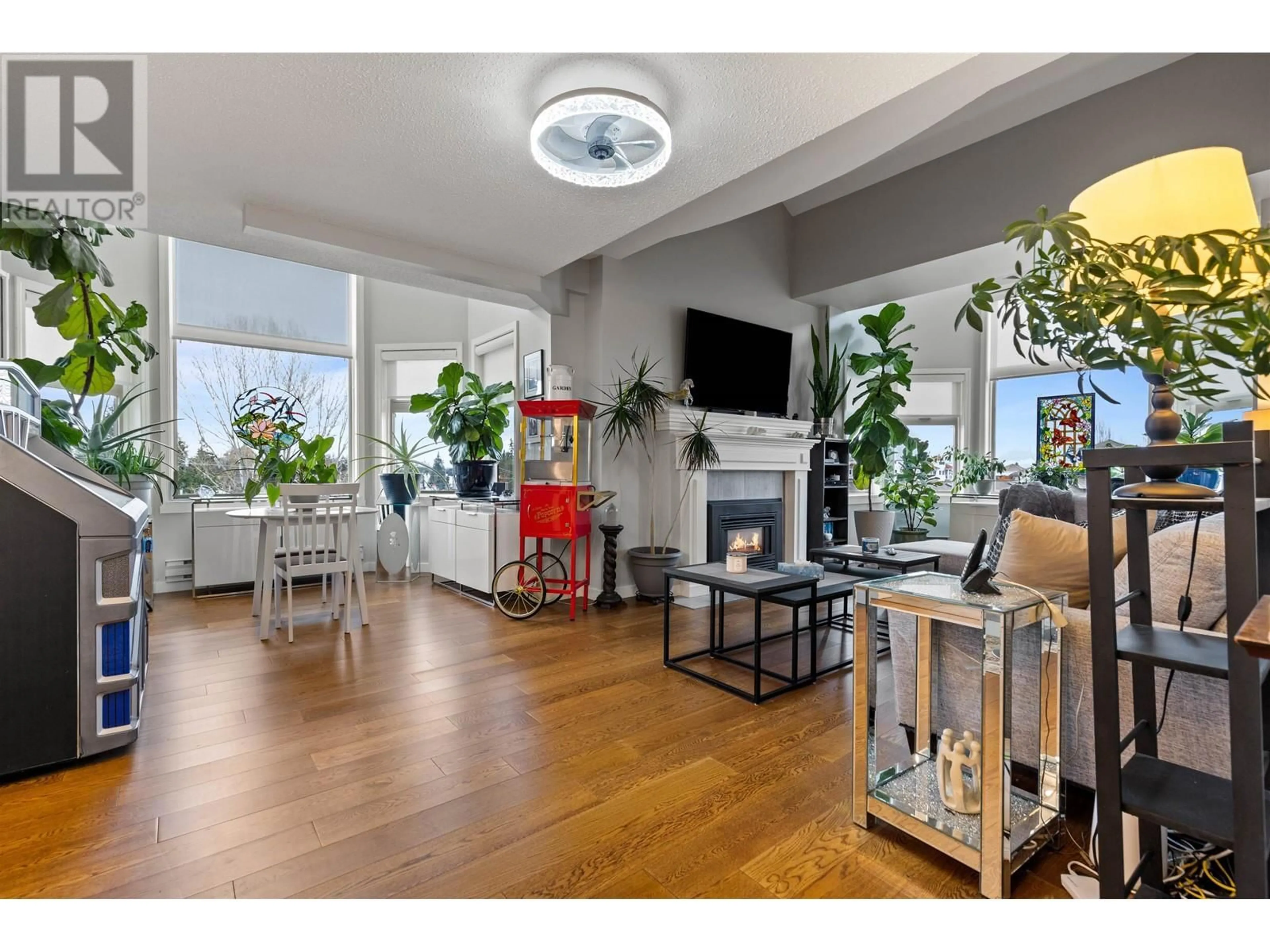 Living room, wood floors for B506 4821 53 STREET, Delta British Columbia V4K2Z3