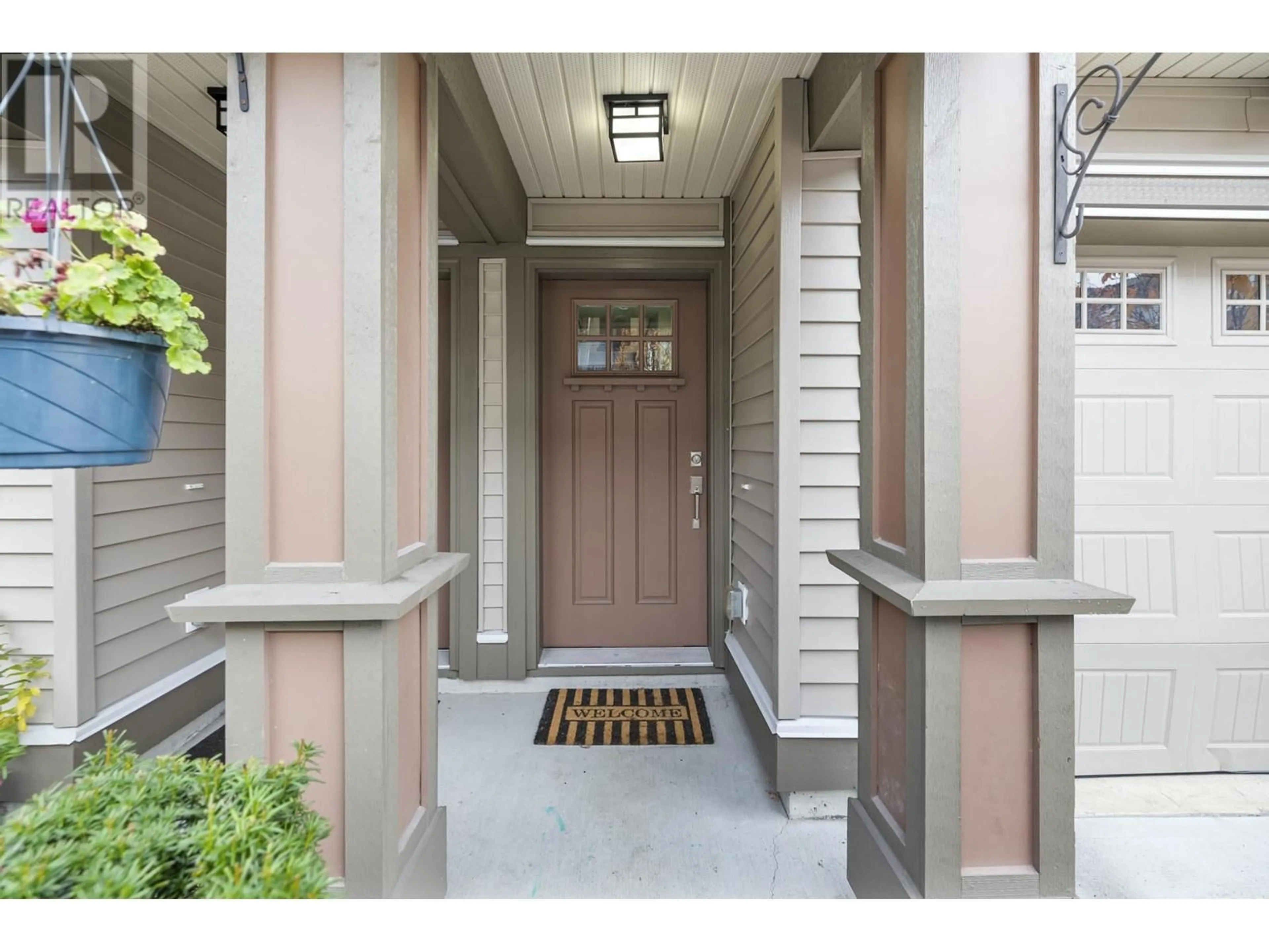 Indoor entryway, wood floors for 125 10151 240 STREET, Maple Ridge British Columbia V2W0G9