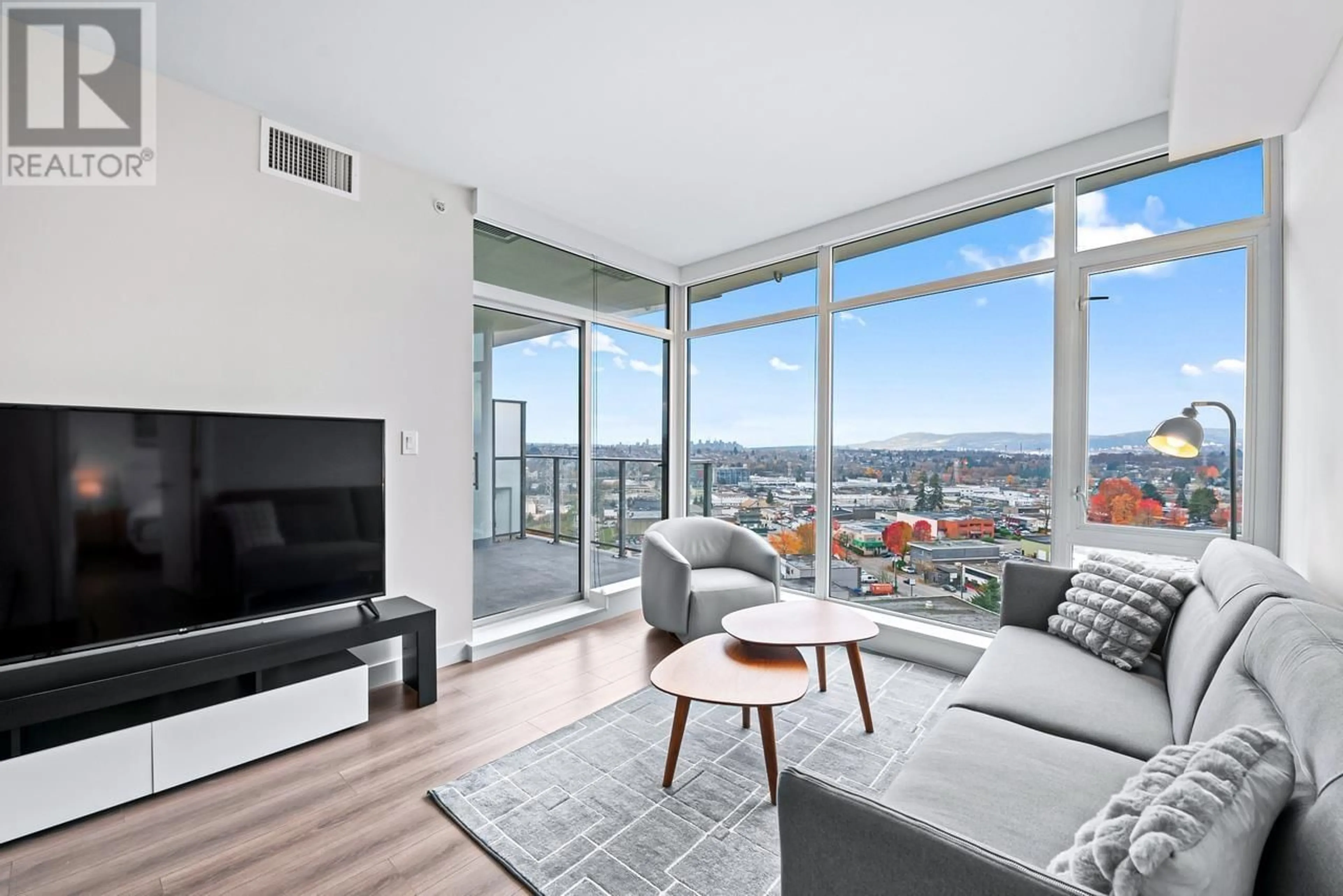 Living room, wood floors for 1707 1788 GILMORE AVENUE, Burnaby British Columbia V5C0L5