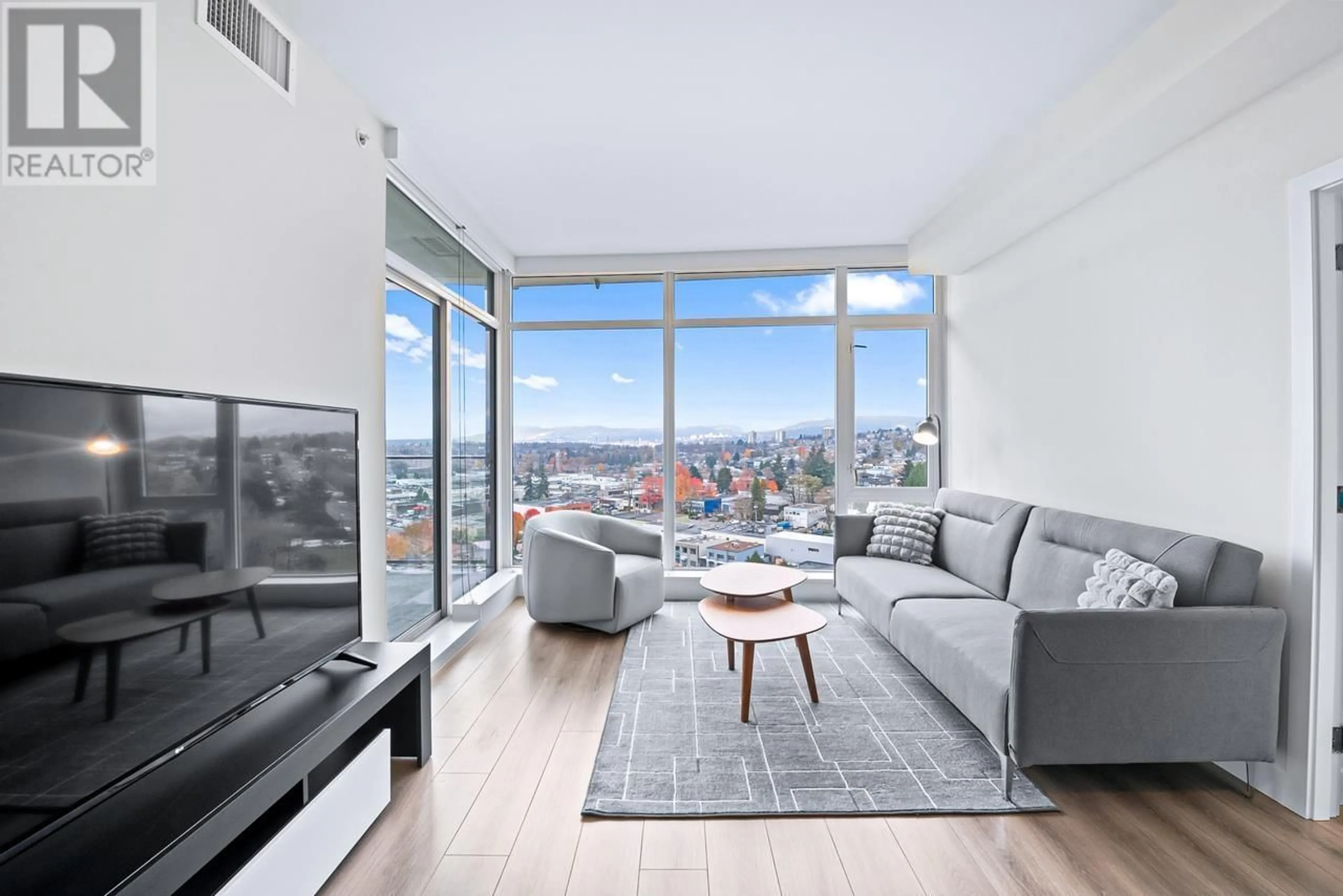 Living room, wood floors for 1707 1788 GILMORE AVENUE, Burnaby British Columbia V5C0L5