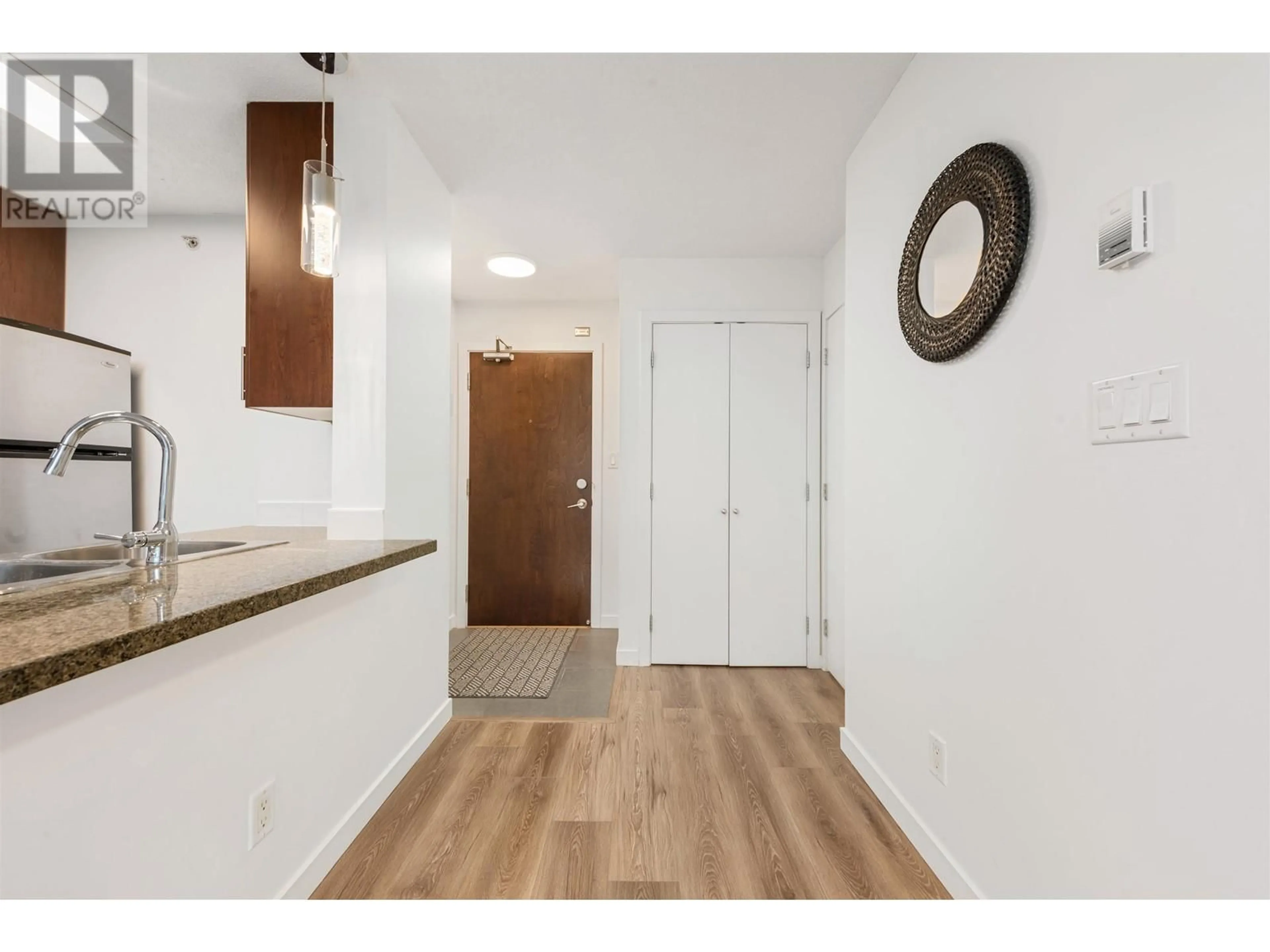 Indoor entryway, wood floors for 907 688 ABBOTT STREET, Vancouver British Columbia V6B0B9