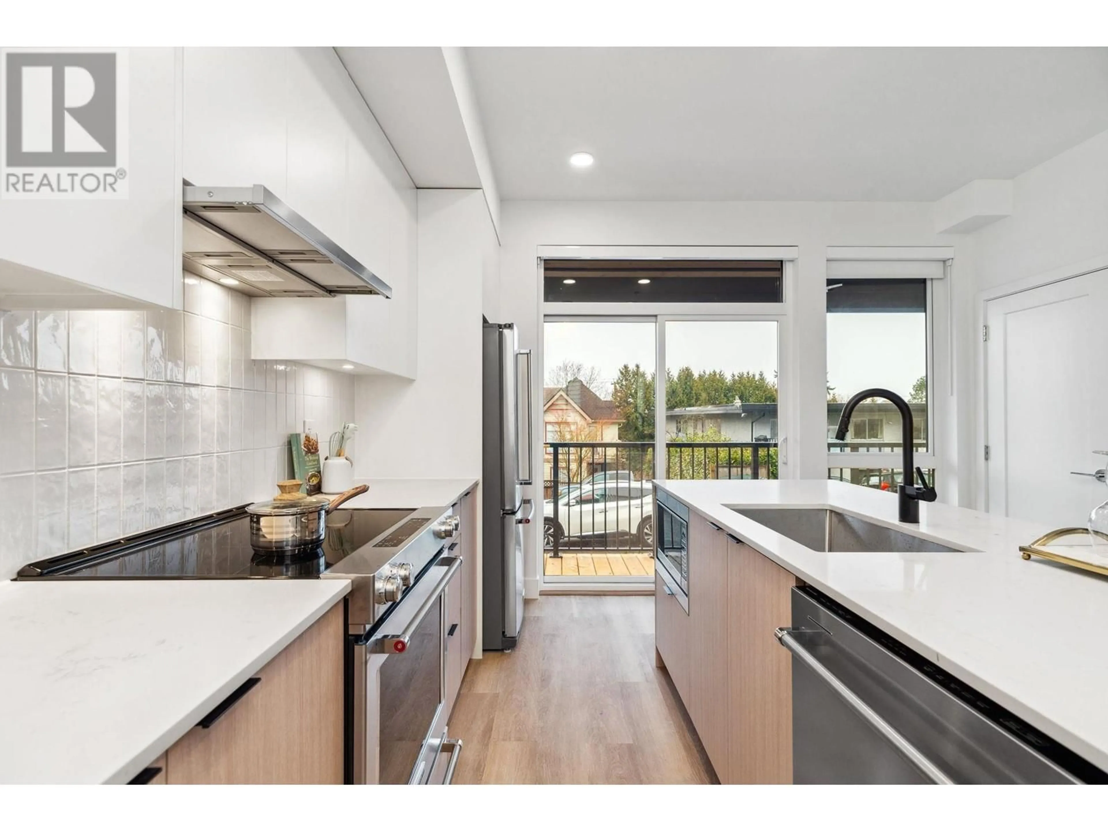 Open concept kitchen for 112 1306 LAVAL SQUARE, Coquitlam British Columbia V3K0H4