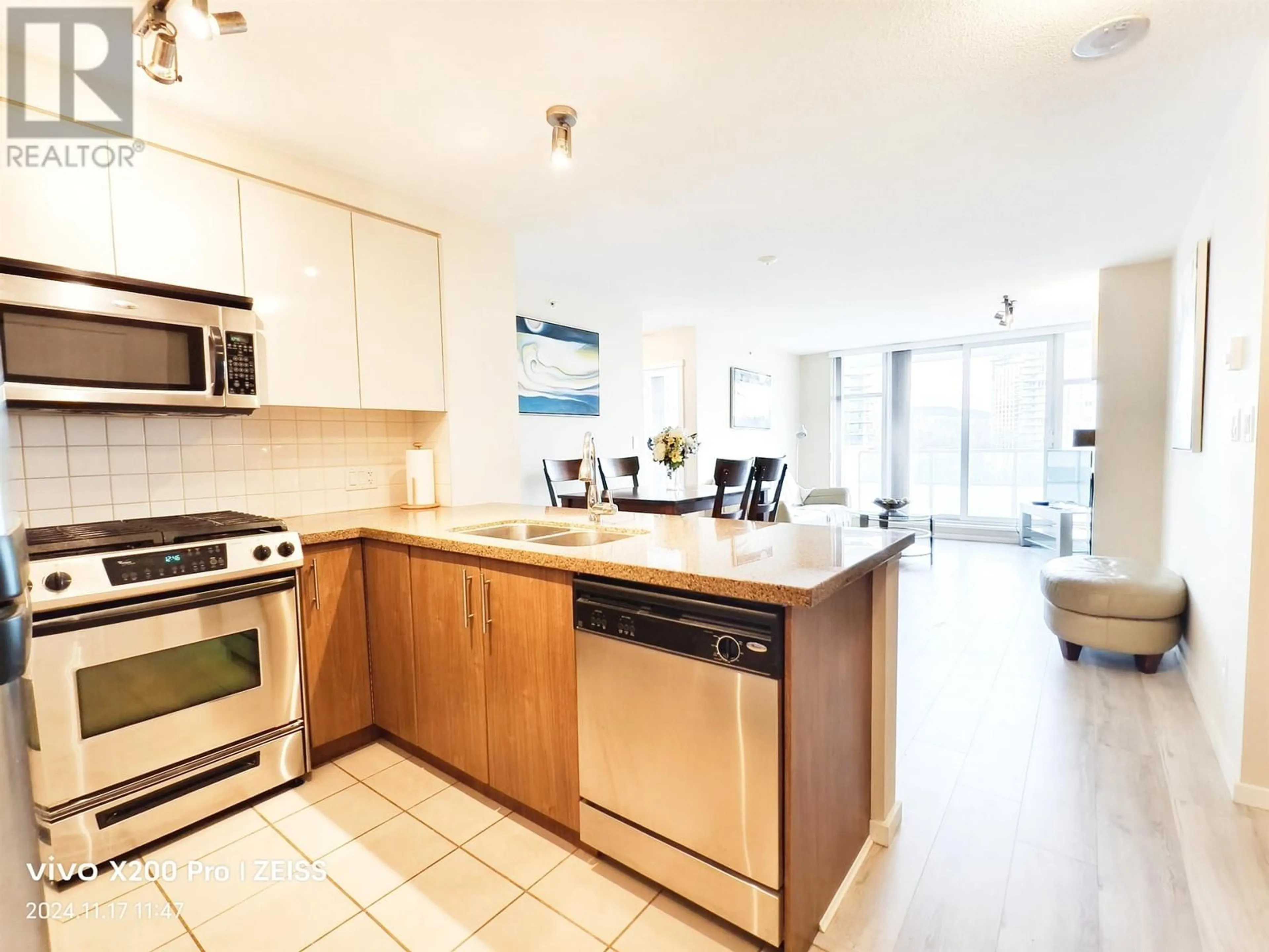 Open concept kitchen for 1203 2289 YUKON CRESCENT, Burnaby British Columbia V5C0B2