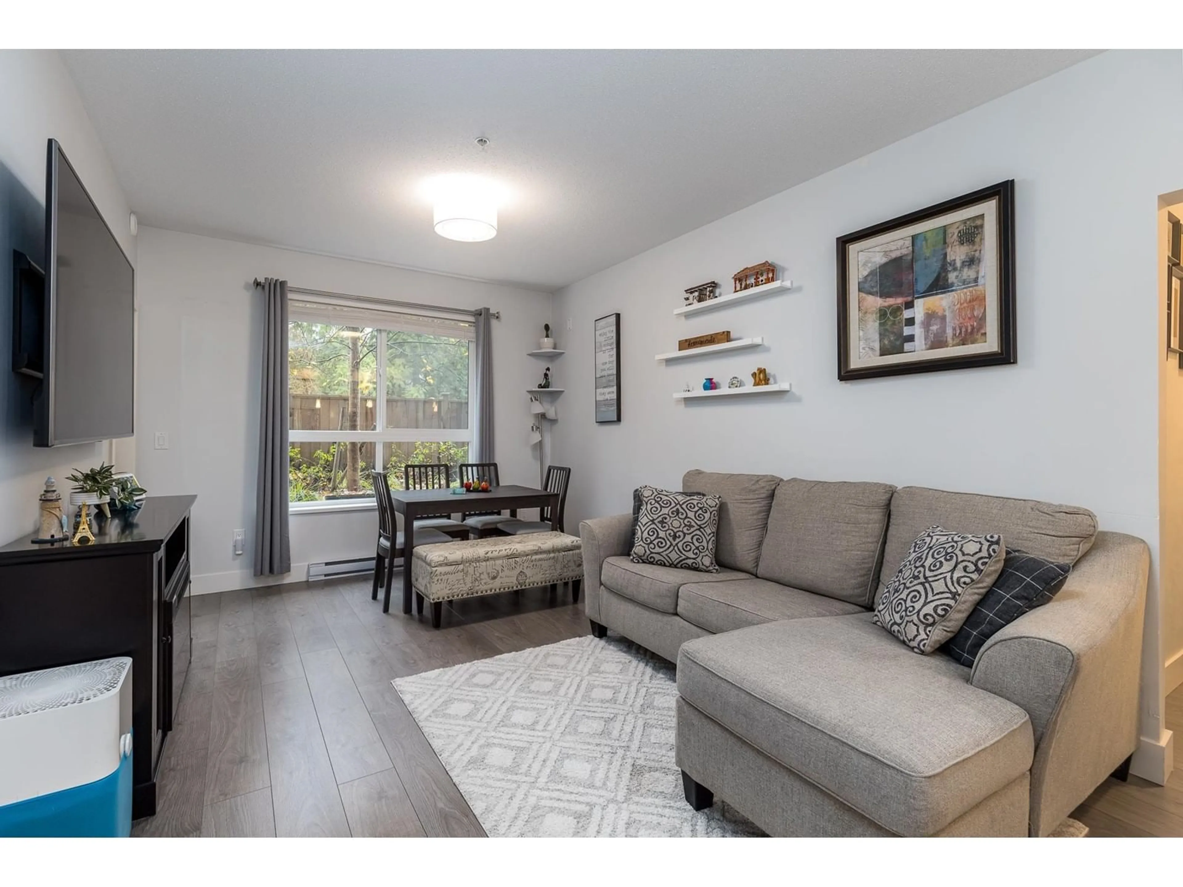 Living room, wood floors for 101 5485 BRYDON CRESCENT, Langley British Columbia V3A4A3