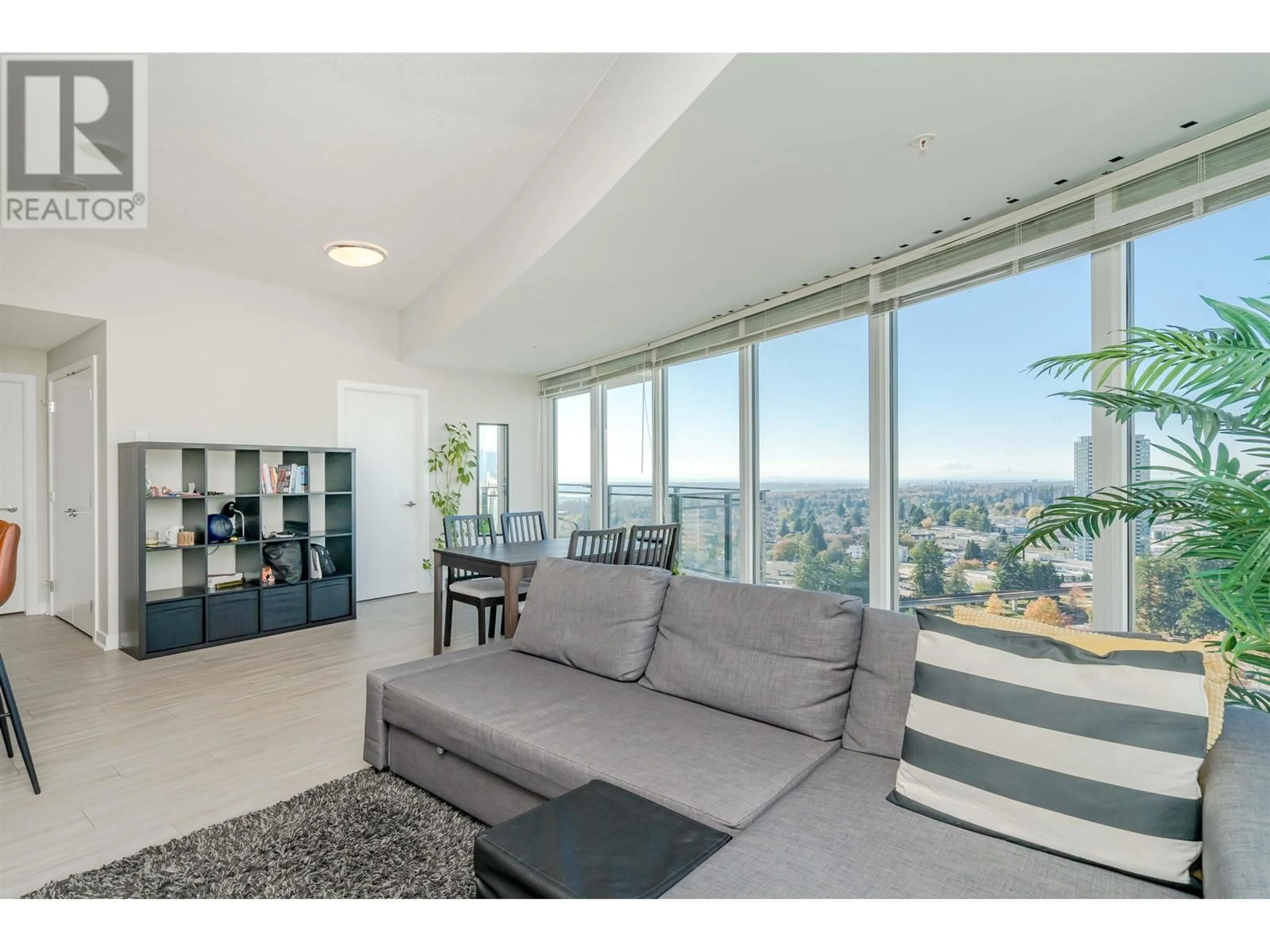 Living room with furniture, unknown for 2604 - 4900 LENNOX LANE, Burnaby British Columbia V5H0G9