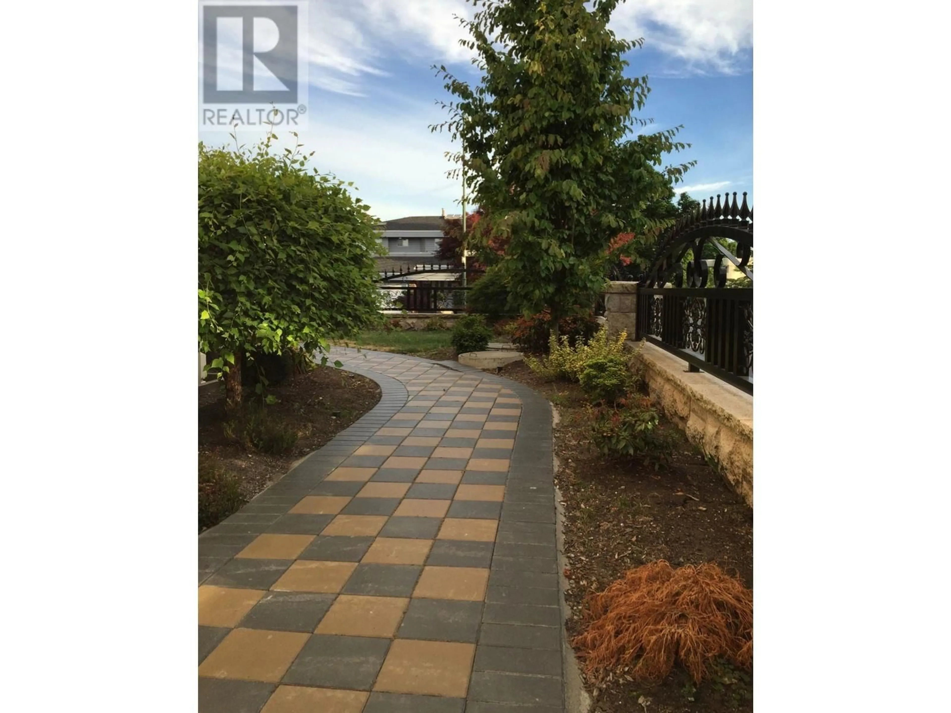 Patio, the street view for 1291 W 50TH AVENUE, Vancouver British Columbia V6P1B1