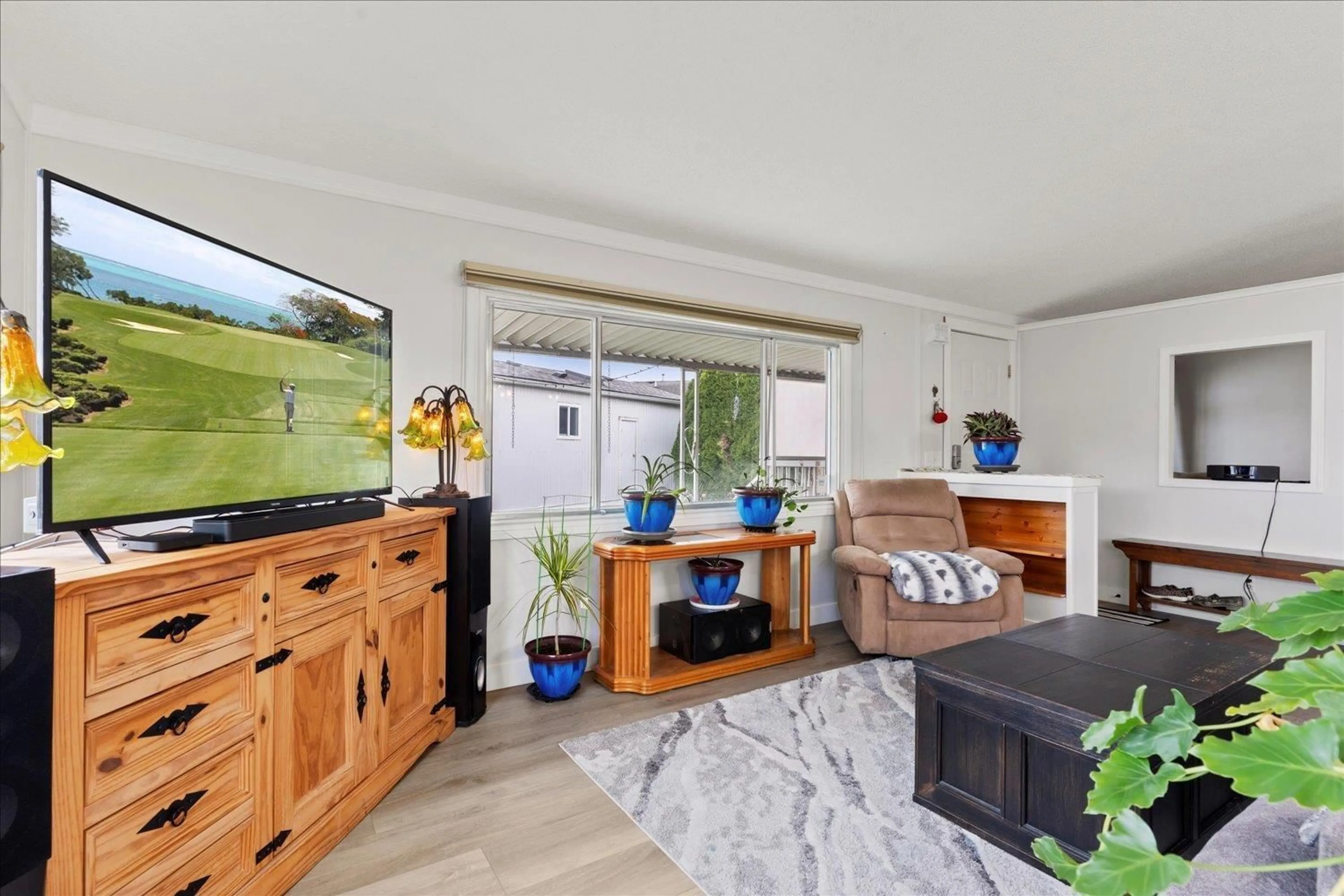 Living room, wood floors for 9 7610 EVANS ROAD, Chilliwack British Columbia V2R2T4