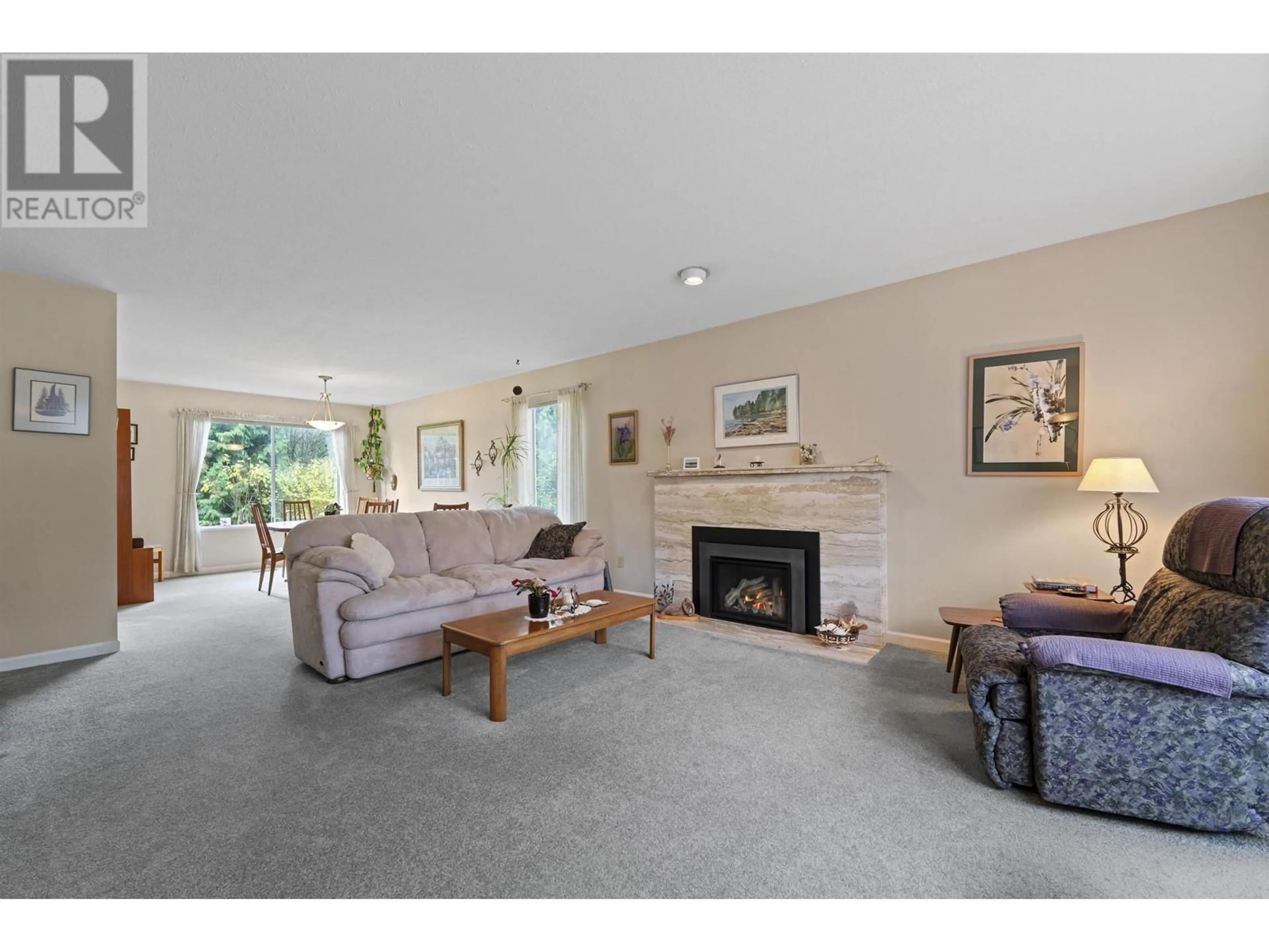 Living room, carpet floors for 2165 KIRKSTONE ROAD, North Vancouver British Columbia V7J3N3