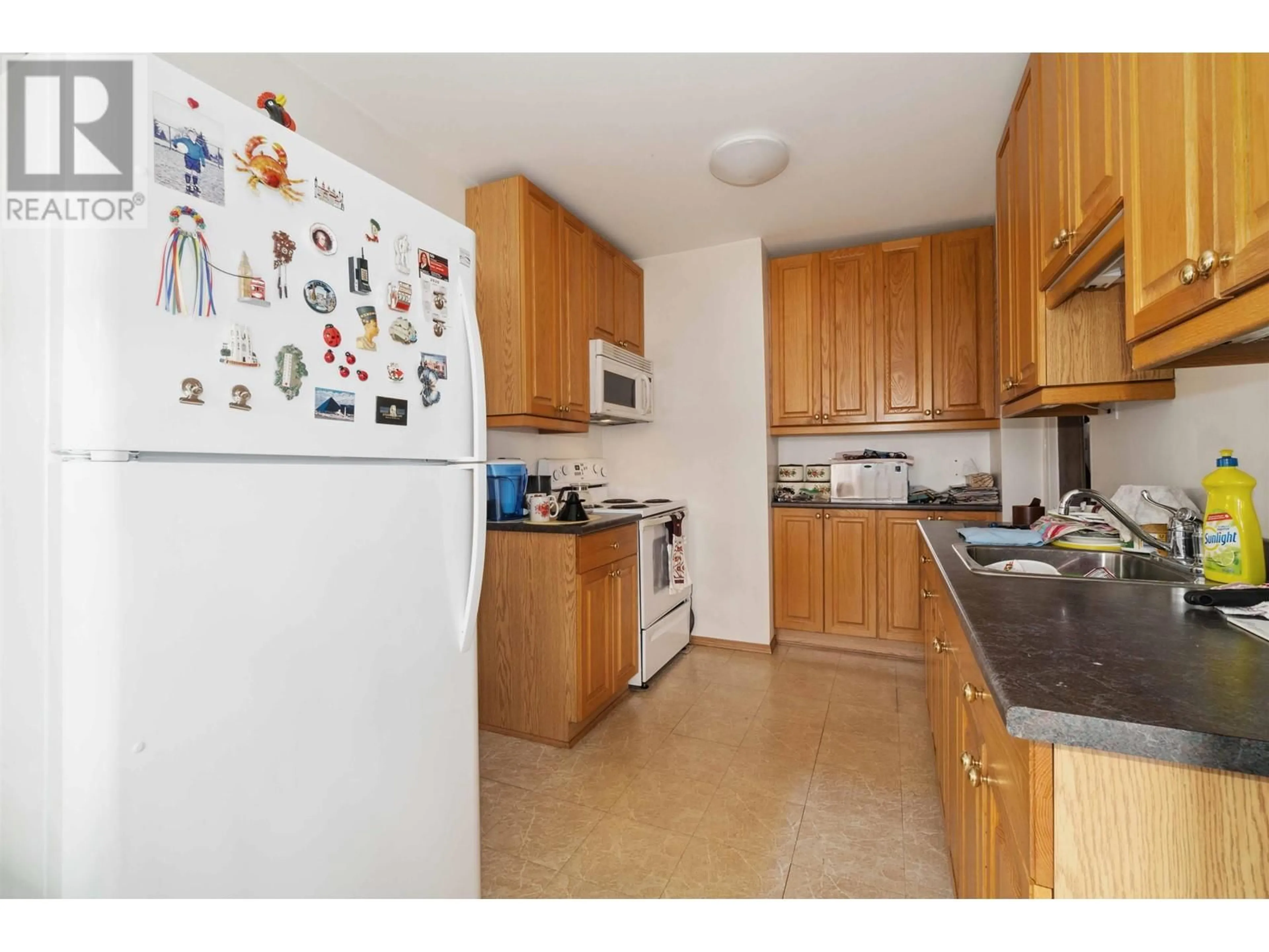 Standard kitchen, wood floors for 7230 SUSSEX AVENUE, Burnaby British Columbia V5J3V5