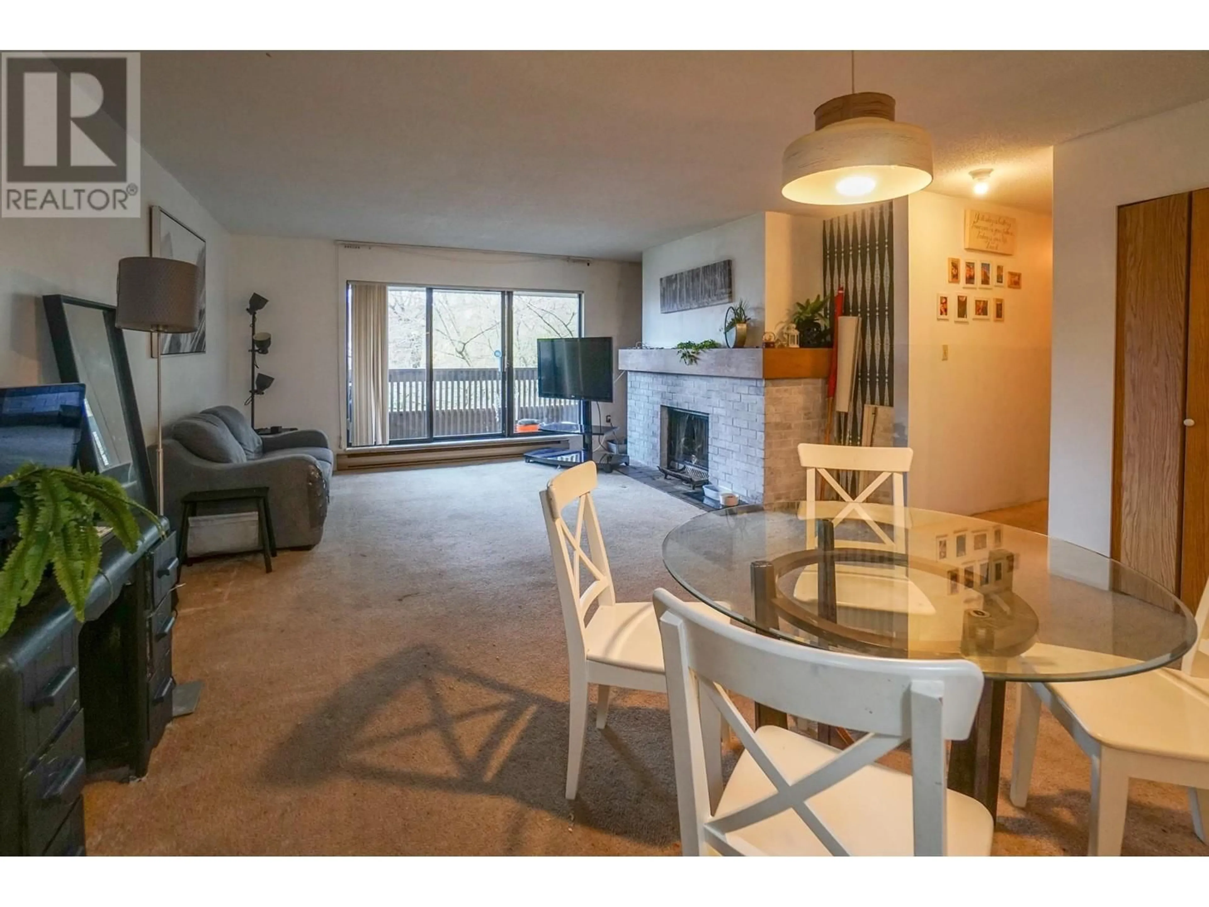 Living room, wood floors for 231 7451 MINORU BOULEVARD, Richmond British Columbia V6Y1Z3