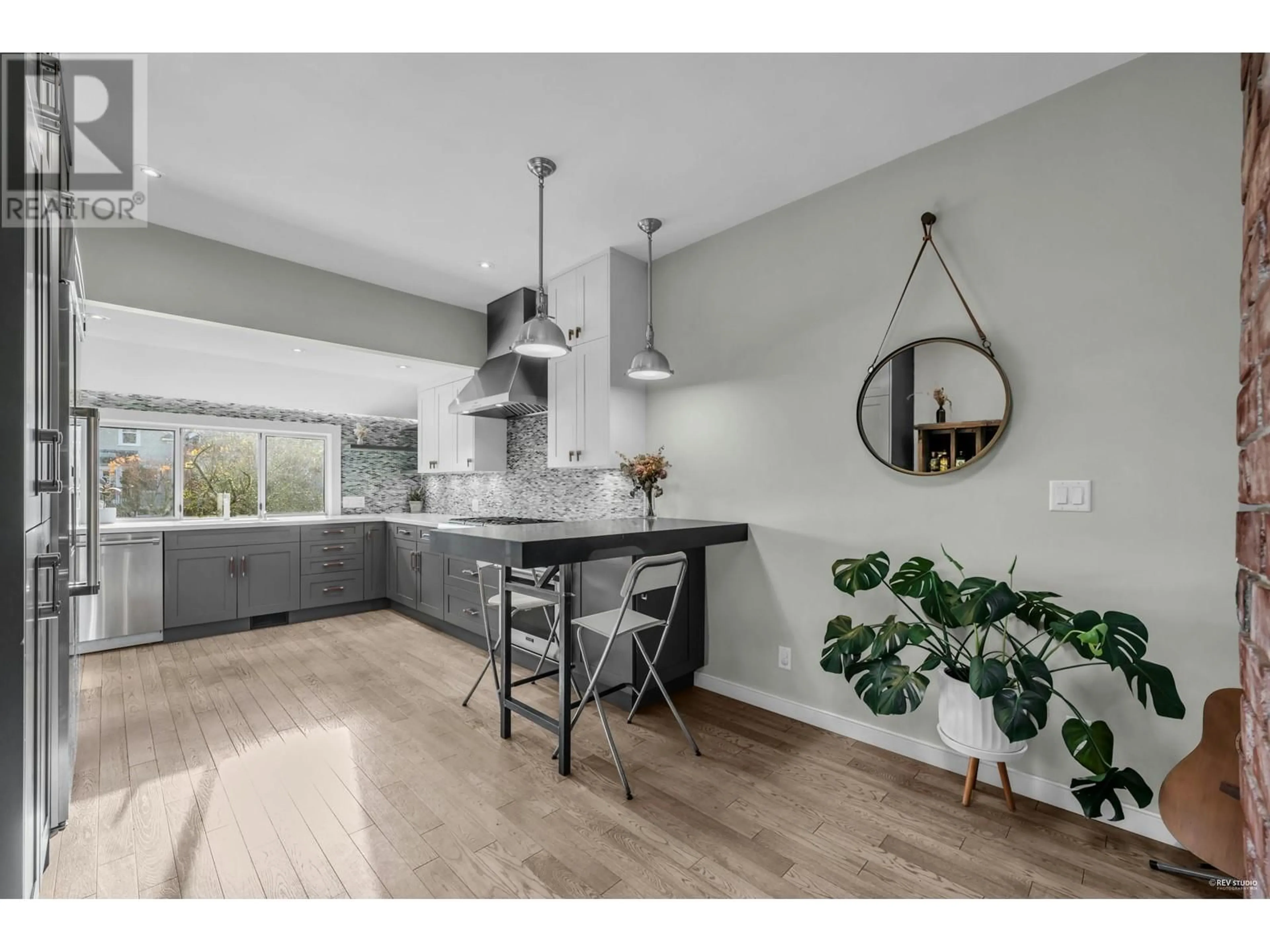 Open concept kitchen for 158 E 26TH AVENUE, Vancouver British Columbia V5V2G9