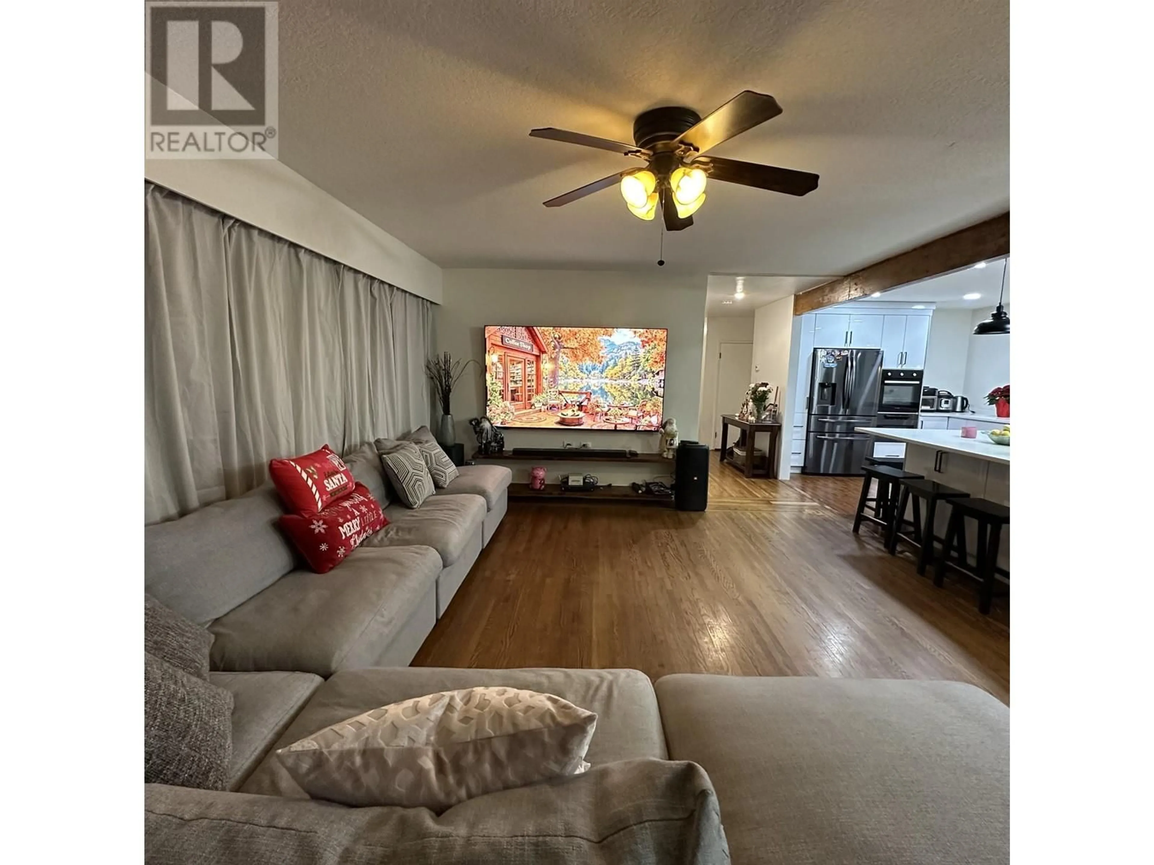 Living room, wood floors for 2541 AUSTIN AVENUE, Coquitlam British Columbia V3K3S2