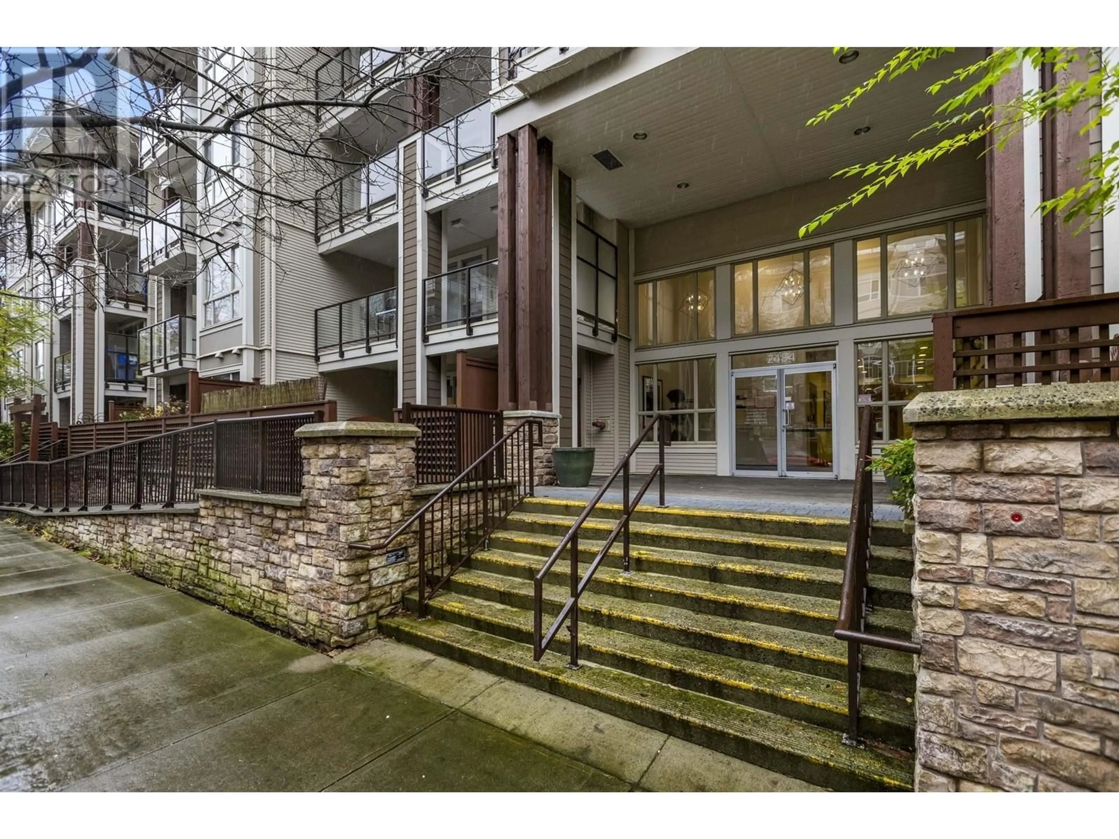 Indoor foyer for 417 2484 WILSON AVENUE, Port Coquitlam British Columbia V3C0A5