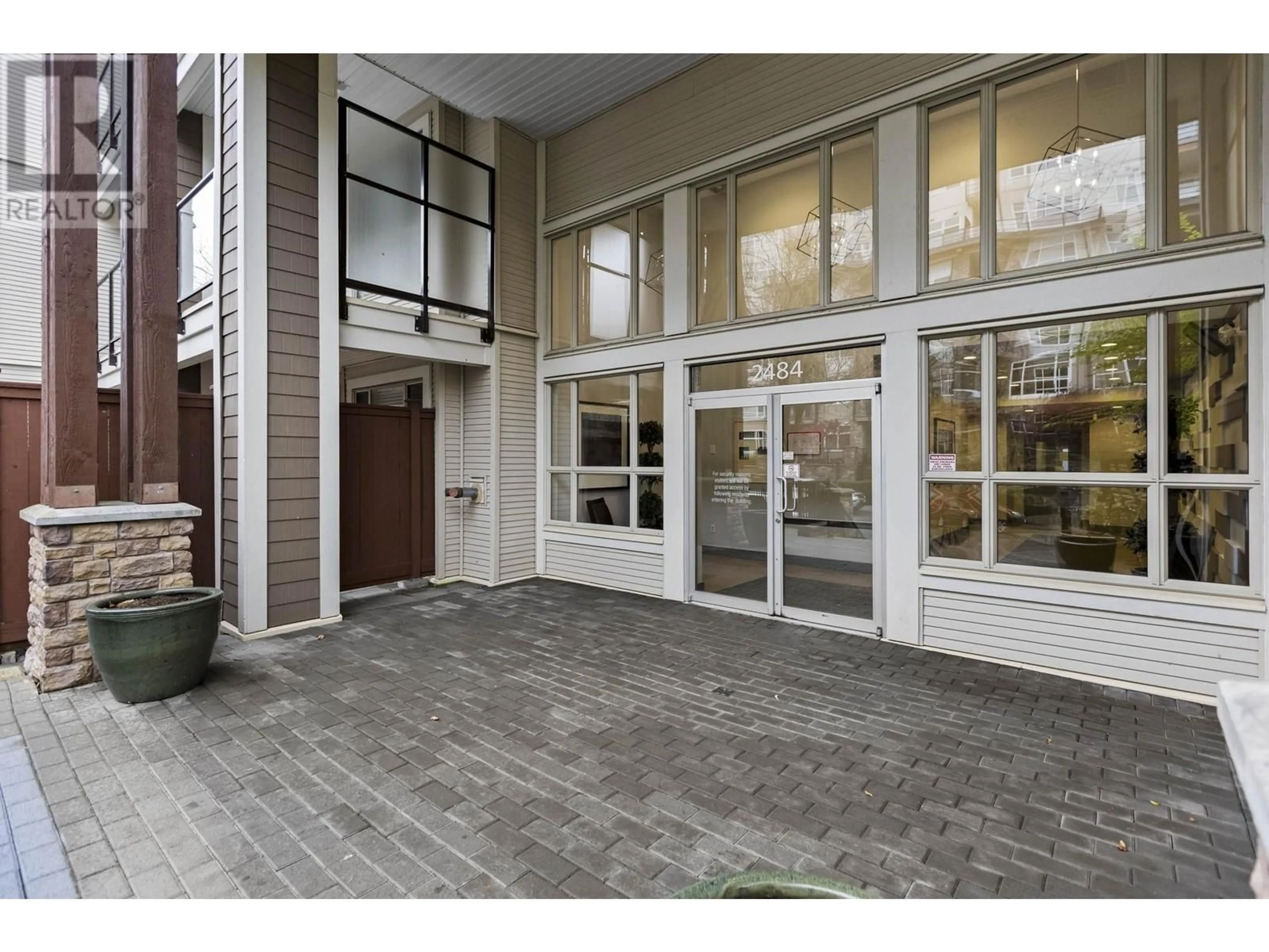 Indoor entryway, wood floors for 417 2484 WILSON AVENUE, Port Coquitlam British Columbia V3C0A5