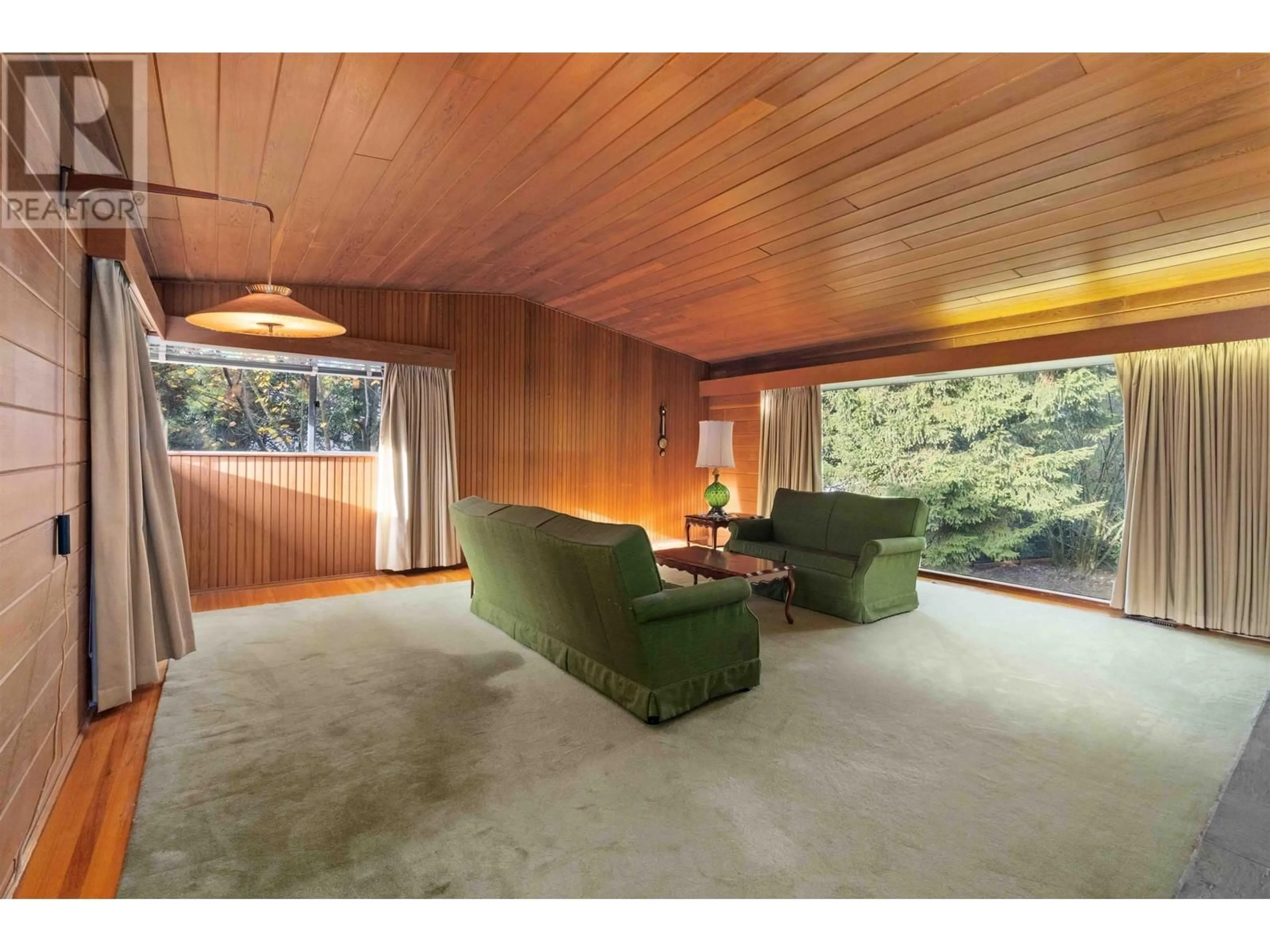 Living room, wood floors for 901 COMO LAKE AVENUE, Coquitlam British Columbia V3J3N2