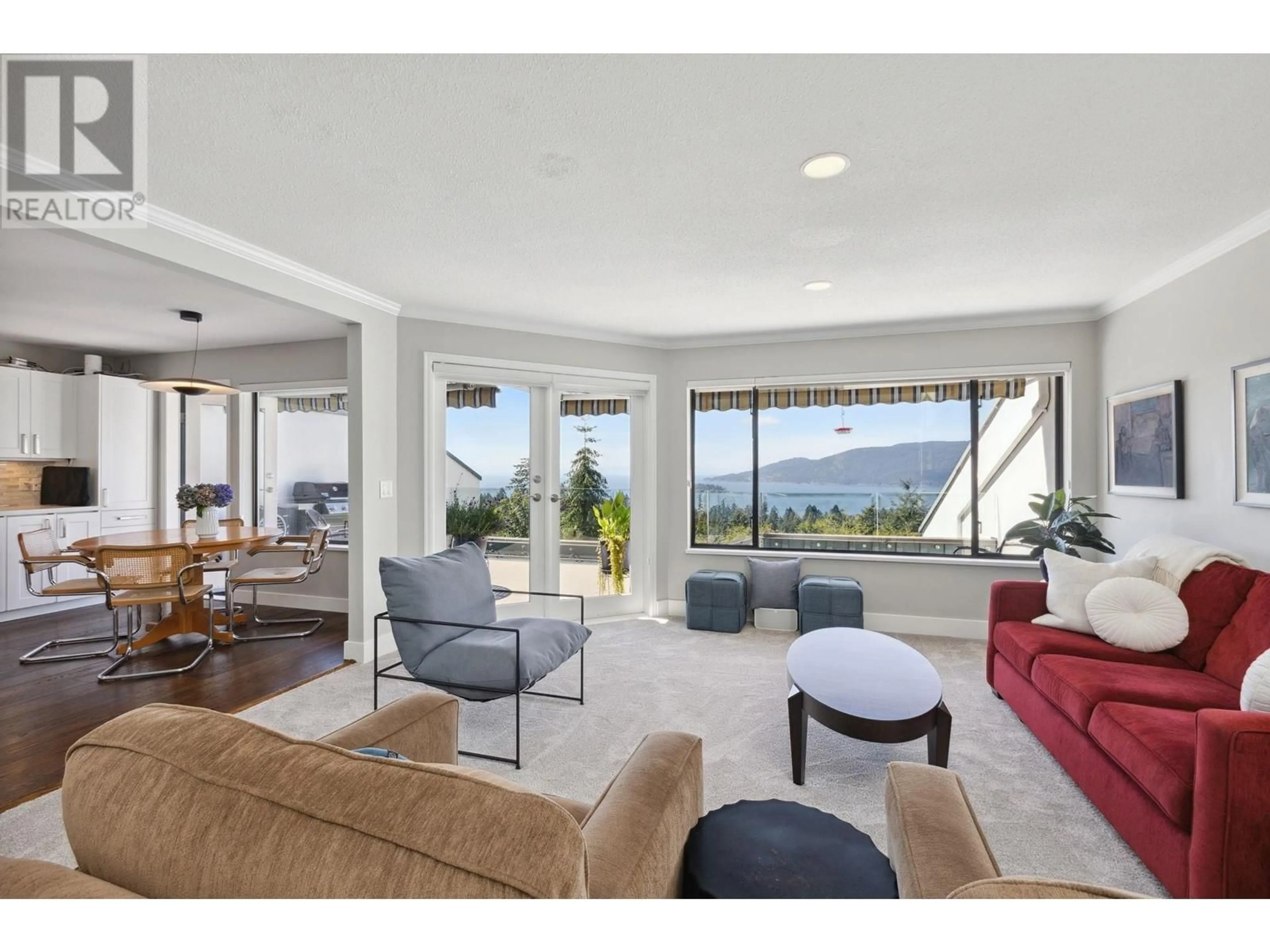 Living room, wood floors for 5307 ASPEN DRIVE, West Vancouver British Columbia V7W3C8