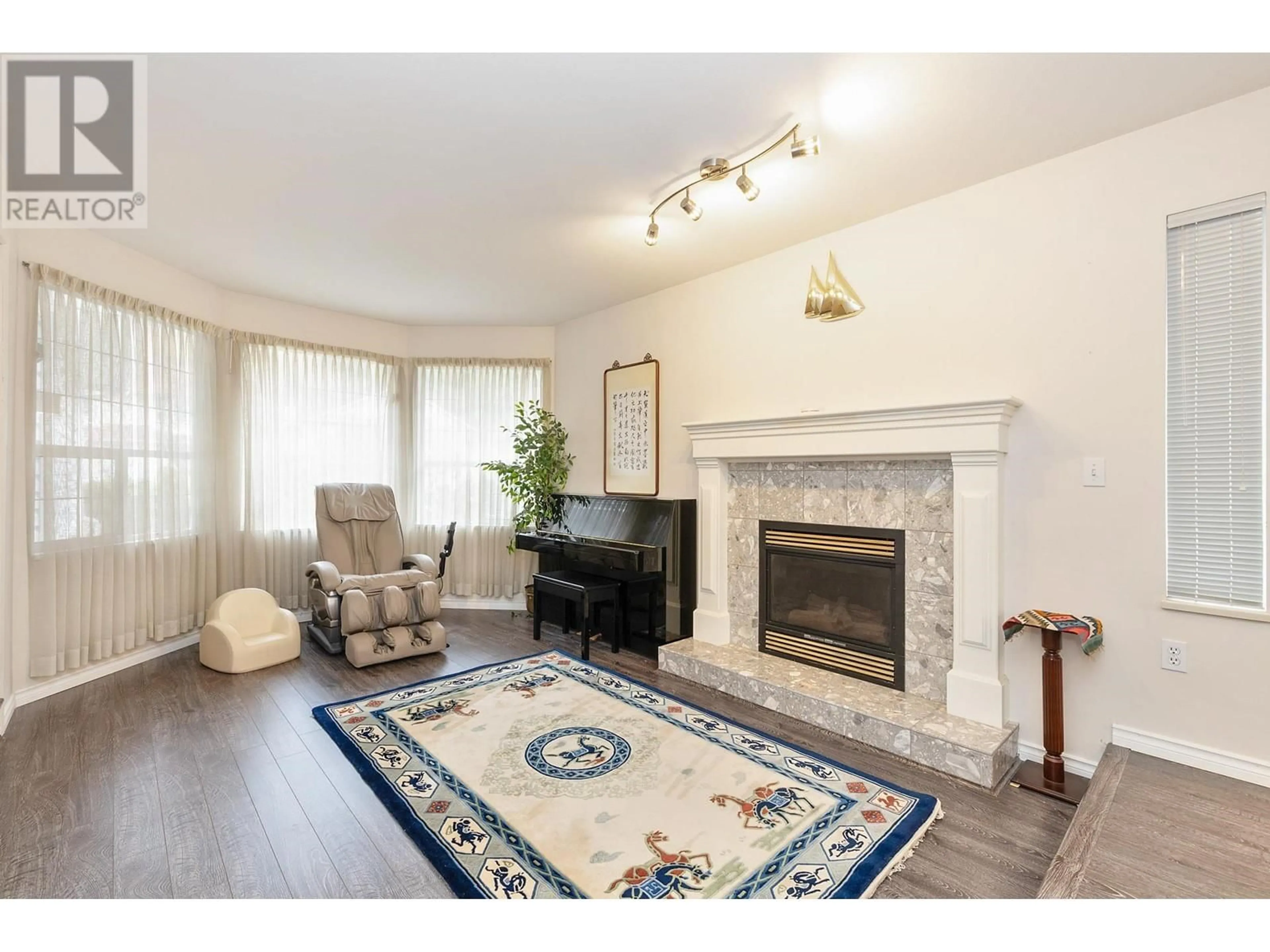 Living room, wood floors for 1456 BLACKWATER PLACE, Coquitlam British Columbia V3E2R5