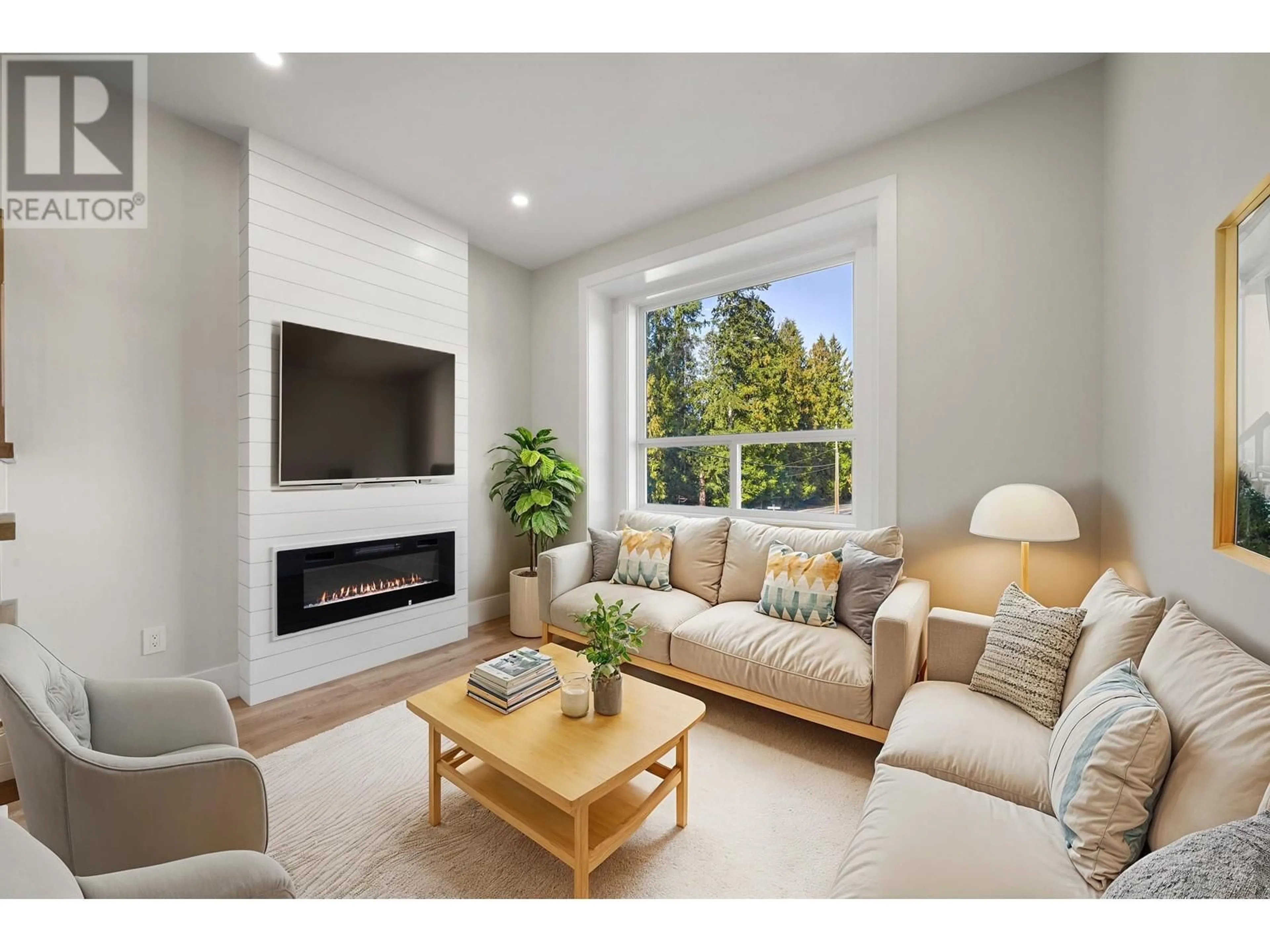 Living room, wood floors for 12852 SHELDRAKE COURT, Maple Ridge British Columbia V4R2R7