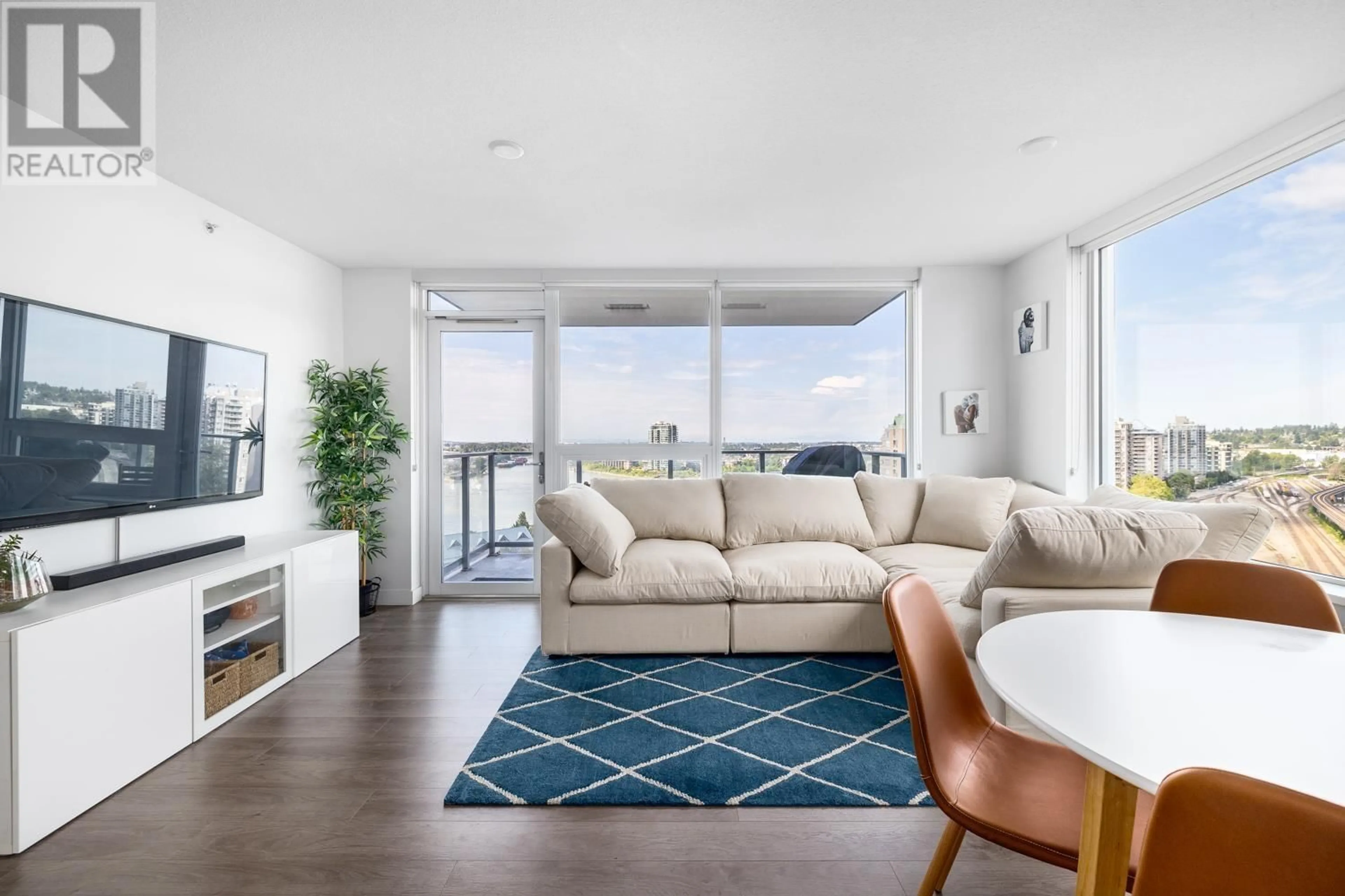 Living room, wood floors for 1502 988 QUAYSIDE DRIVE, New Westminster British Columbia V3M0L5