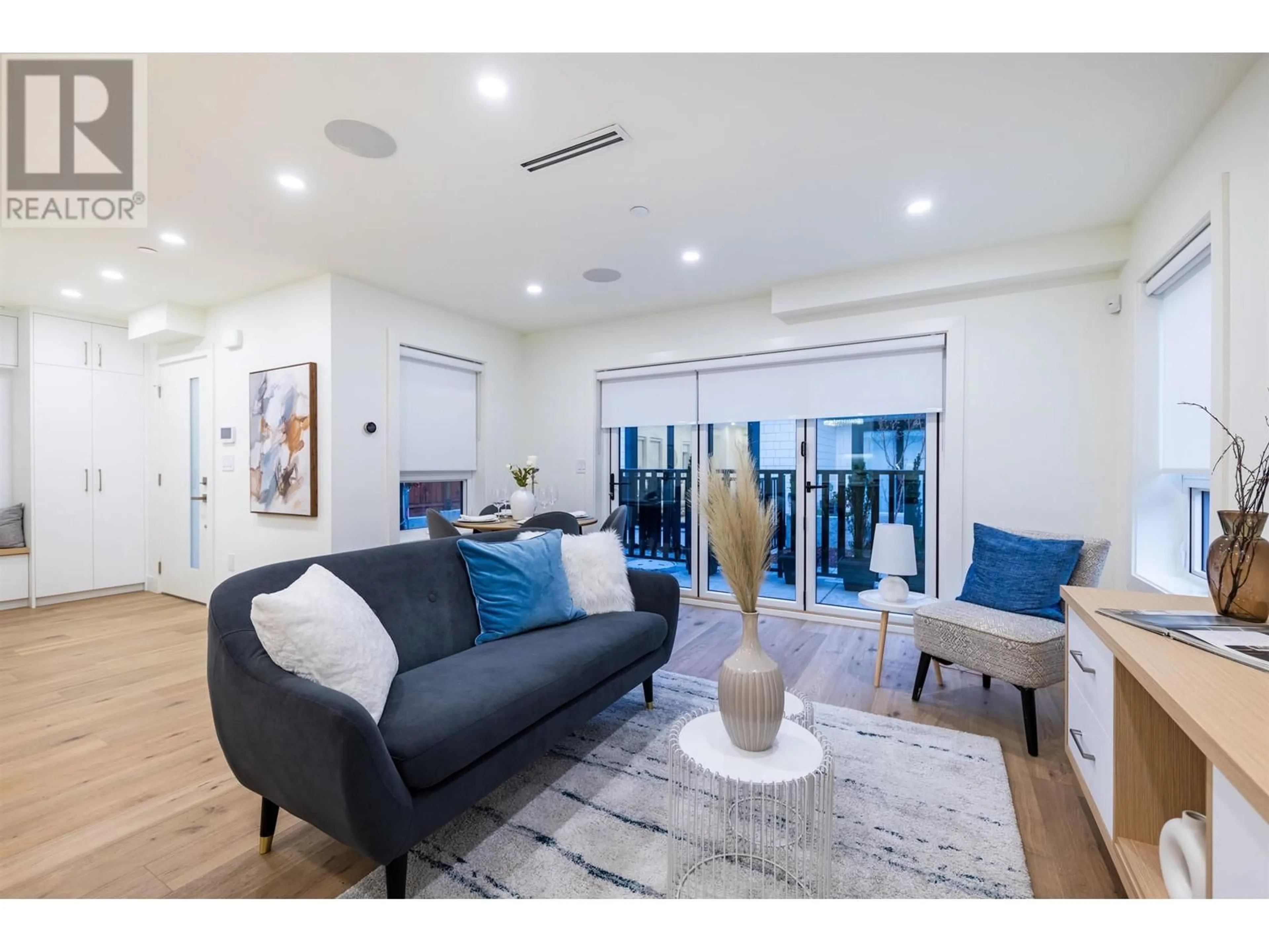 Living room, wood floors for 1127 E 15TH AVENUE, Vancouver British Columbia V5T2S7