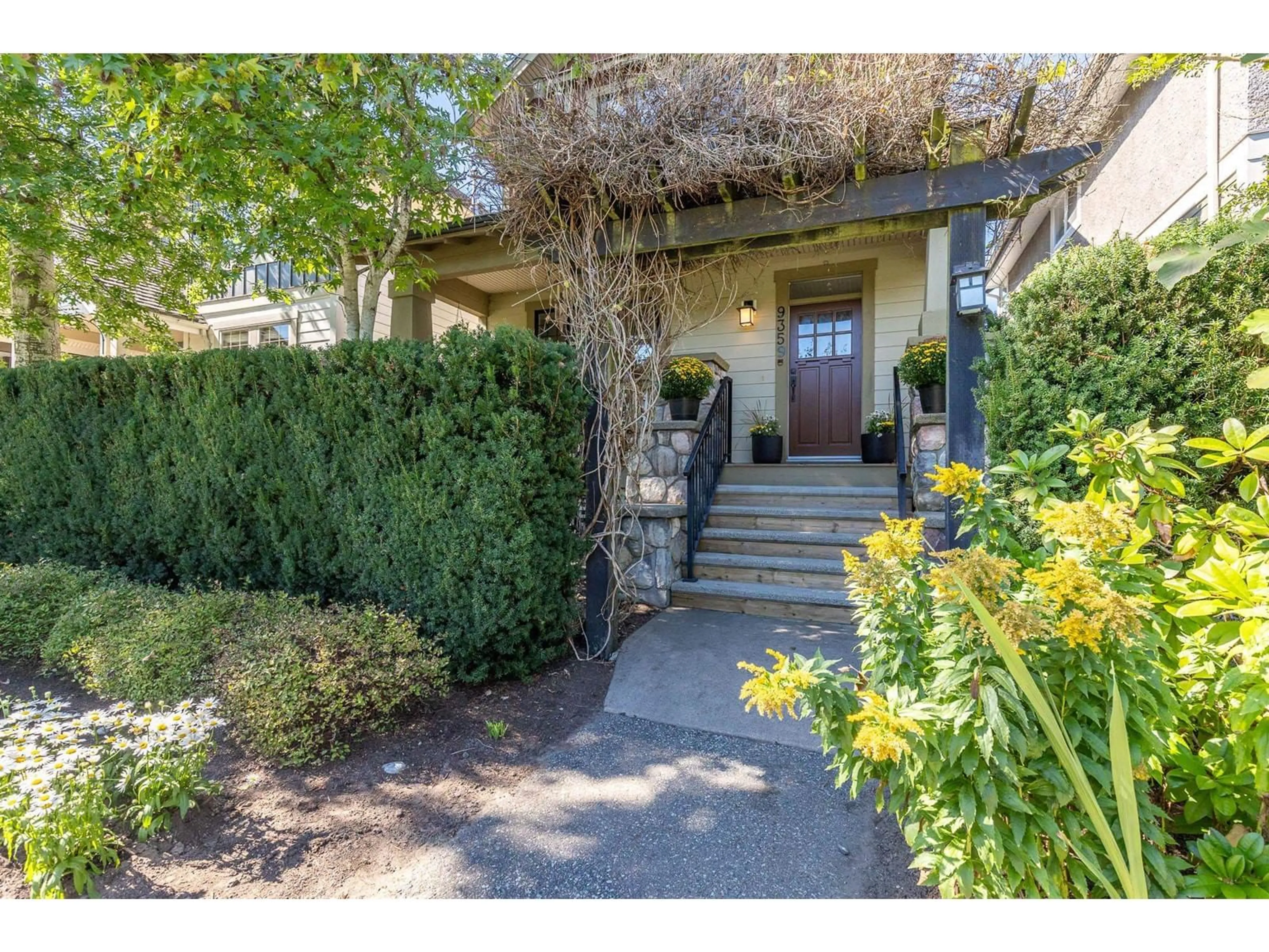 Indoor entryway for 9359 SINGH STREET, Langley British Columbia V1M4G2