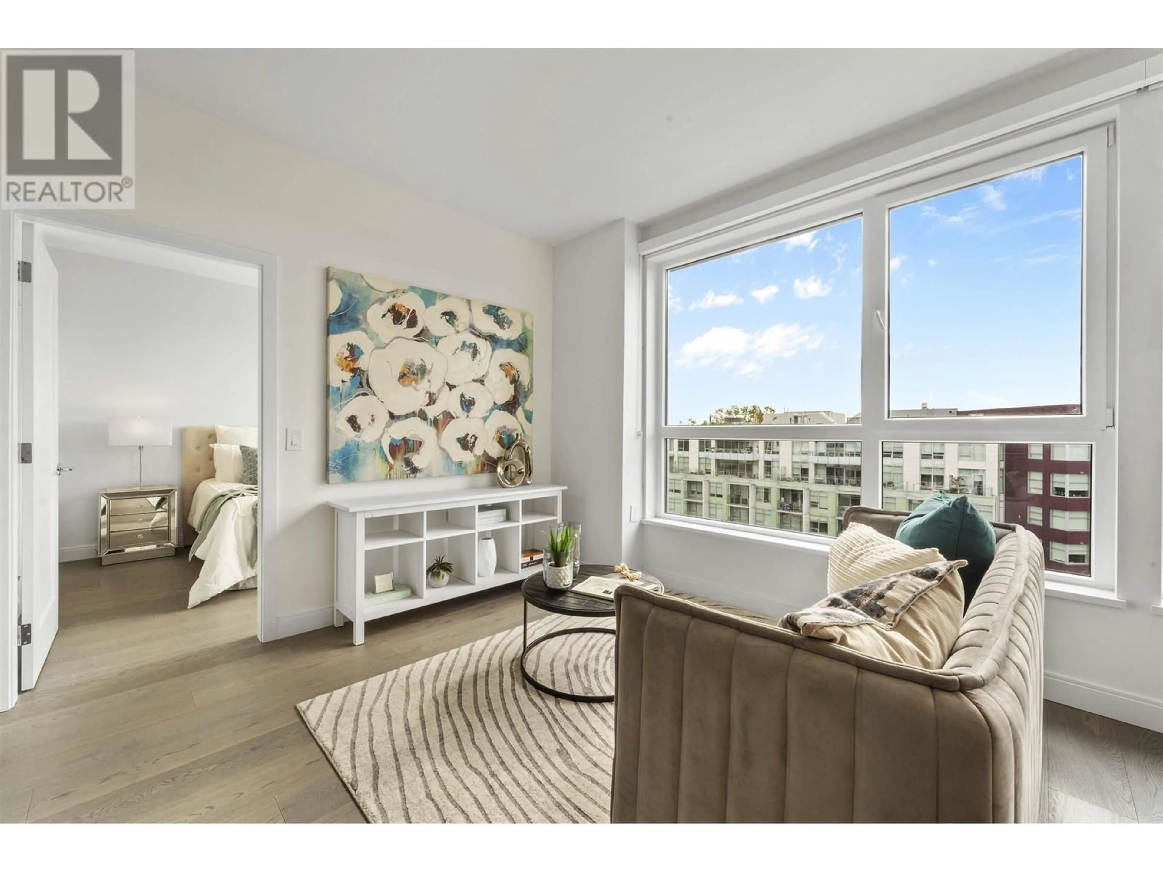 Living room, wood floors for 604 4932 CAMBIE STREET, Vancouver British Columbia V5Z0K1