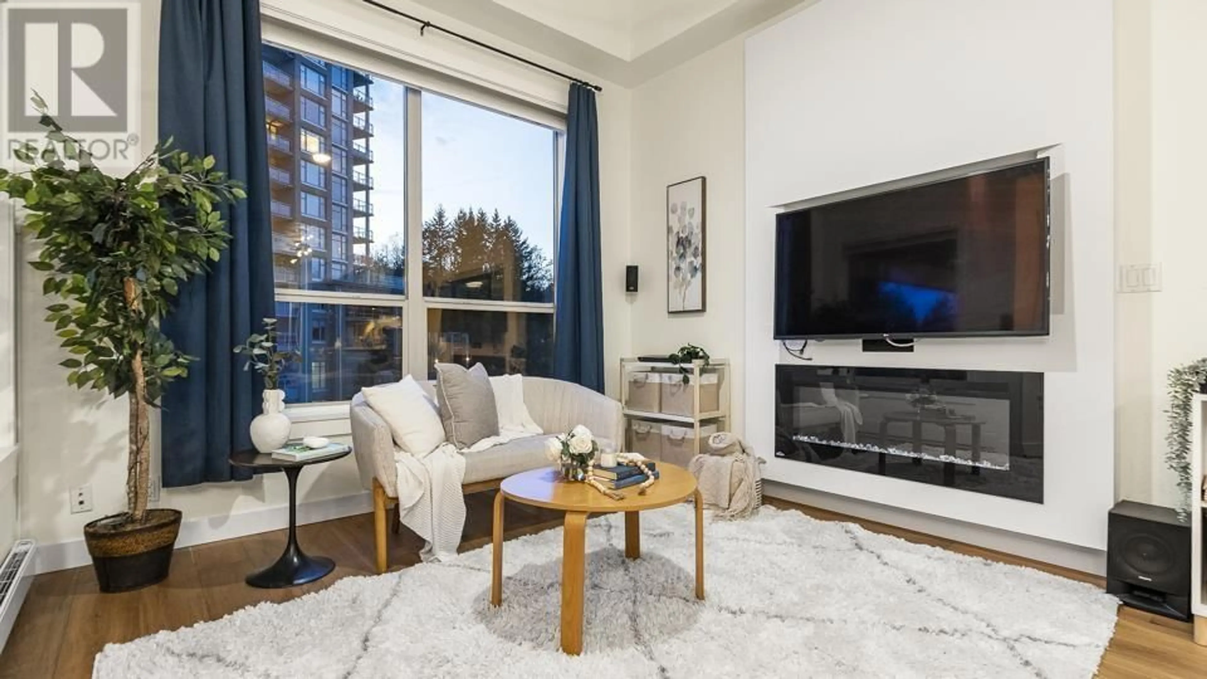 Living room, wood floors for 406 275 ROSS DRIVE, New Westminster British Columbia V3L0B6