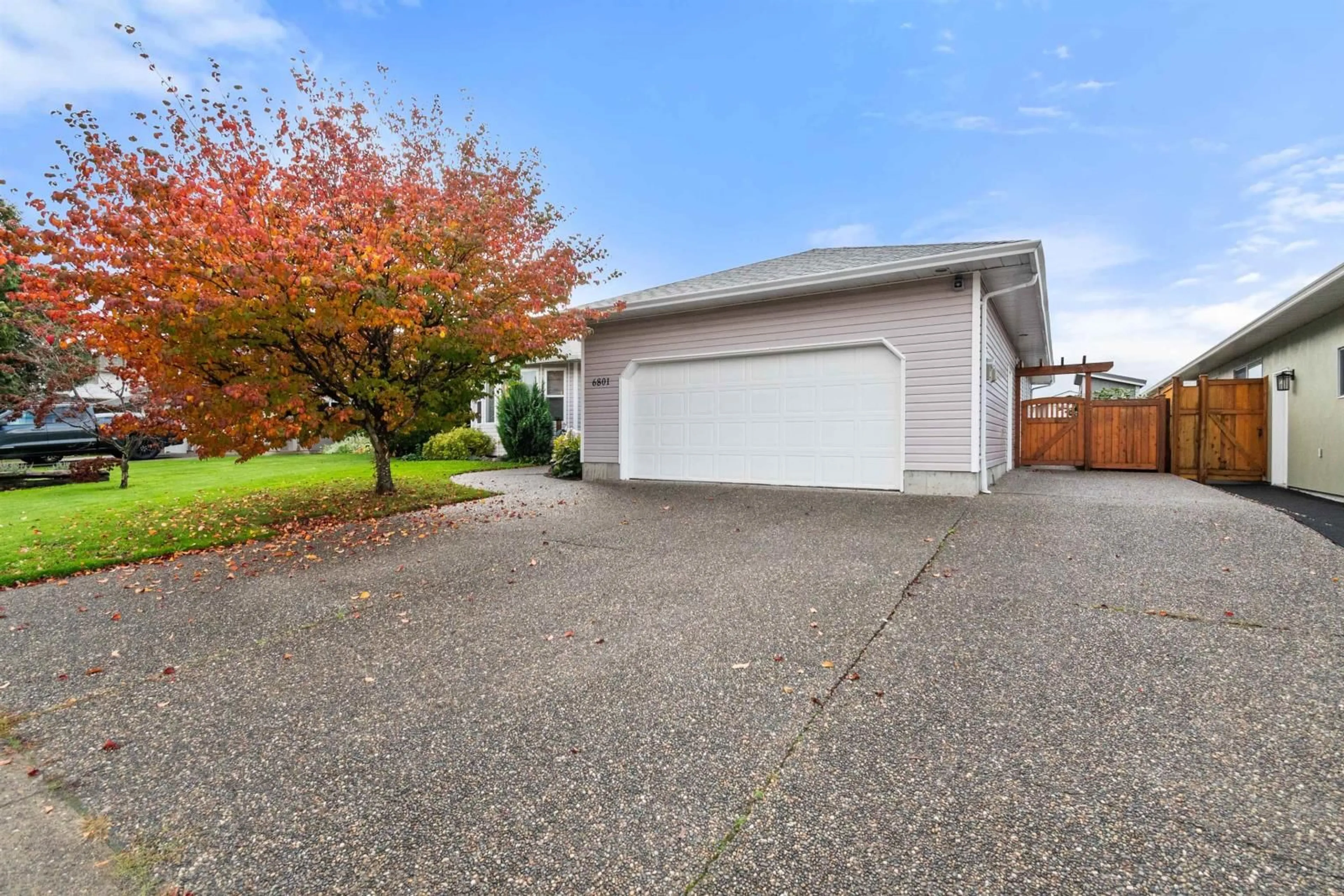 Frontside or backside of a home, the street view for 6801 WILTSHIRE STREET, Chilliwack British Columbia V2R2Z3