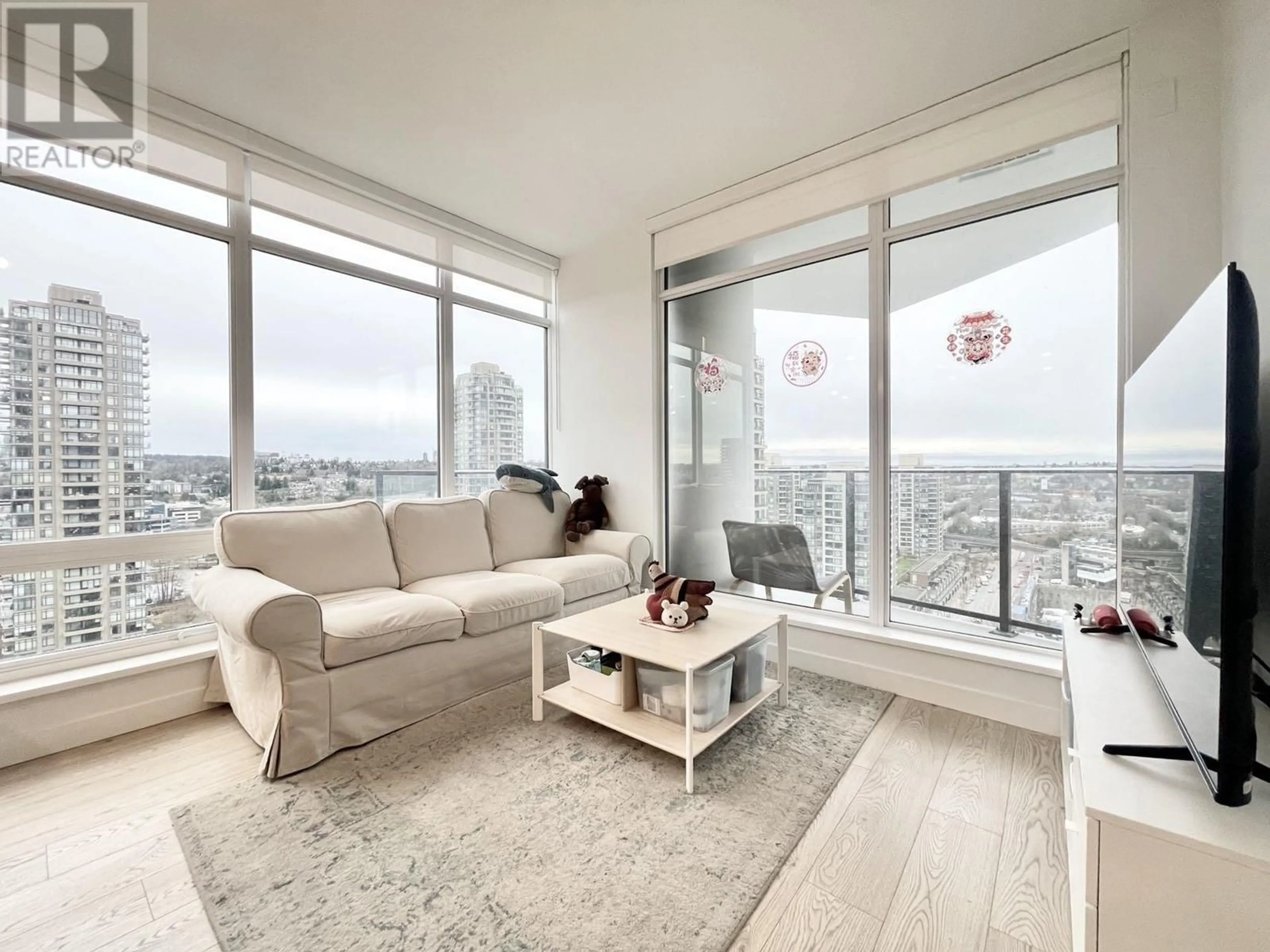 Living room, wood floors for 1602 2181 MADISON AVENUE, Burnaby British Columbia V5C0N4