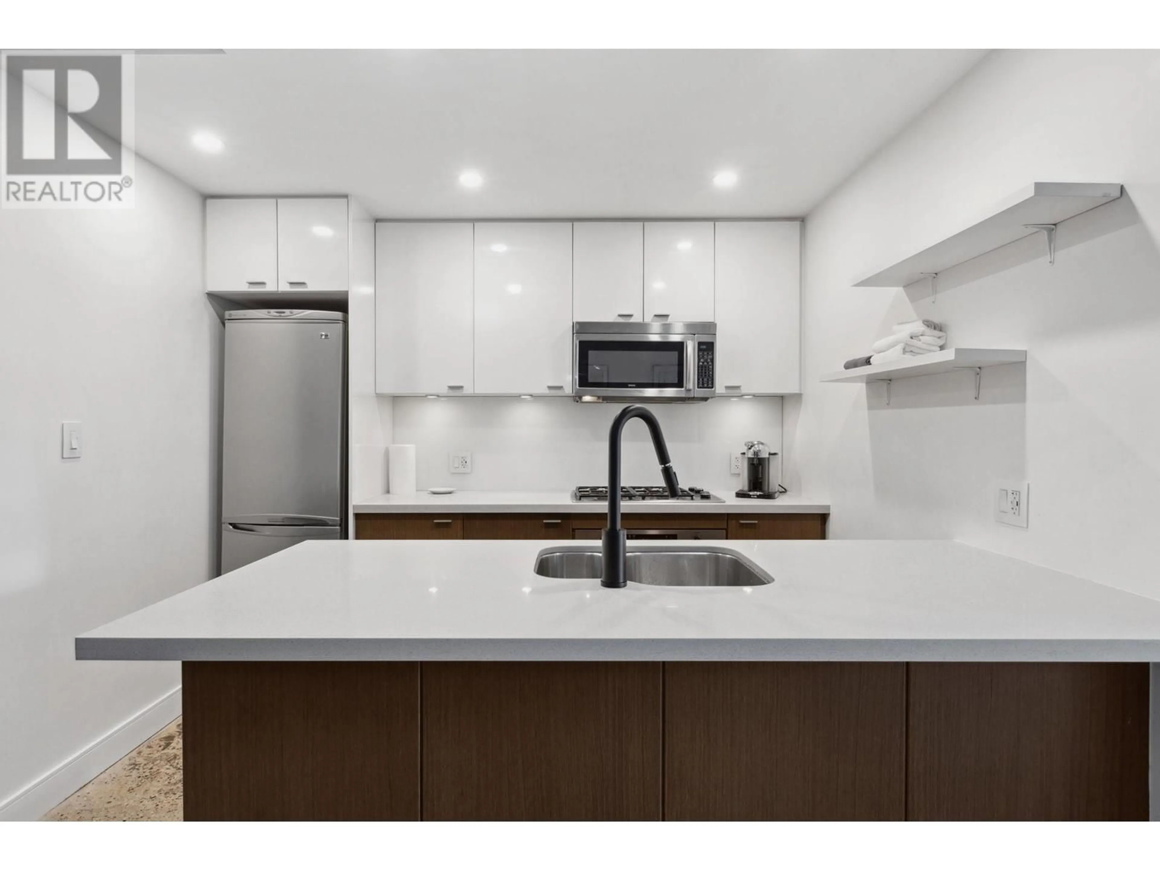 Open concept kitchen for 307 531 BEATTY STREET, Vancouver British Columbia V6B0C5