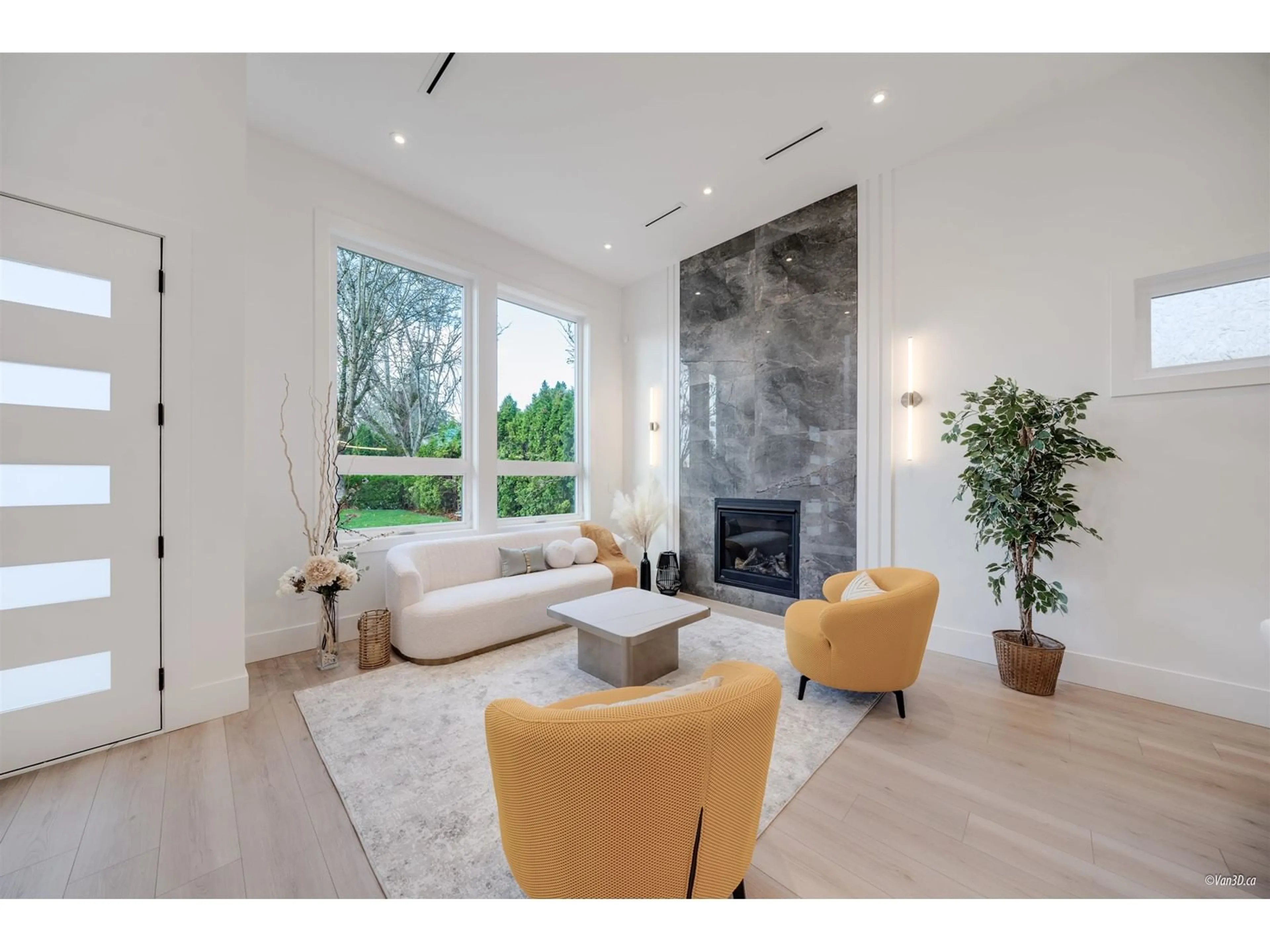 Living room, wood floors for 6366 193B STREET, Surrey British Columbia V3S7L6