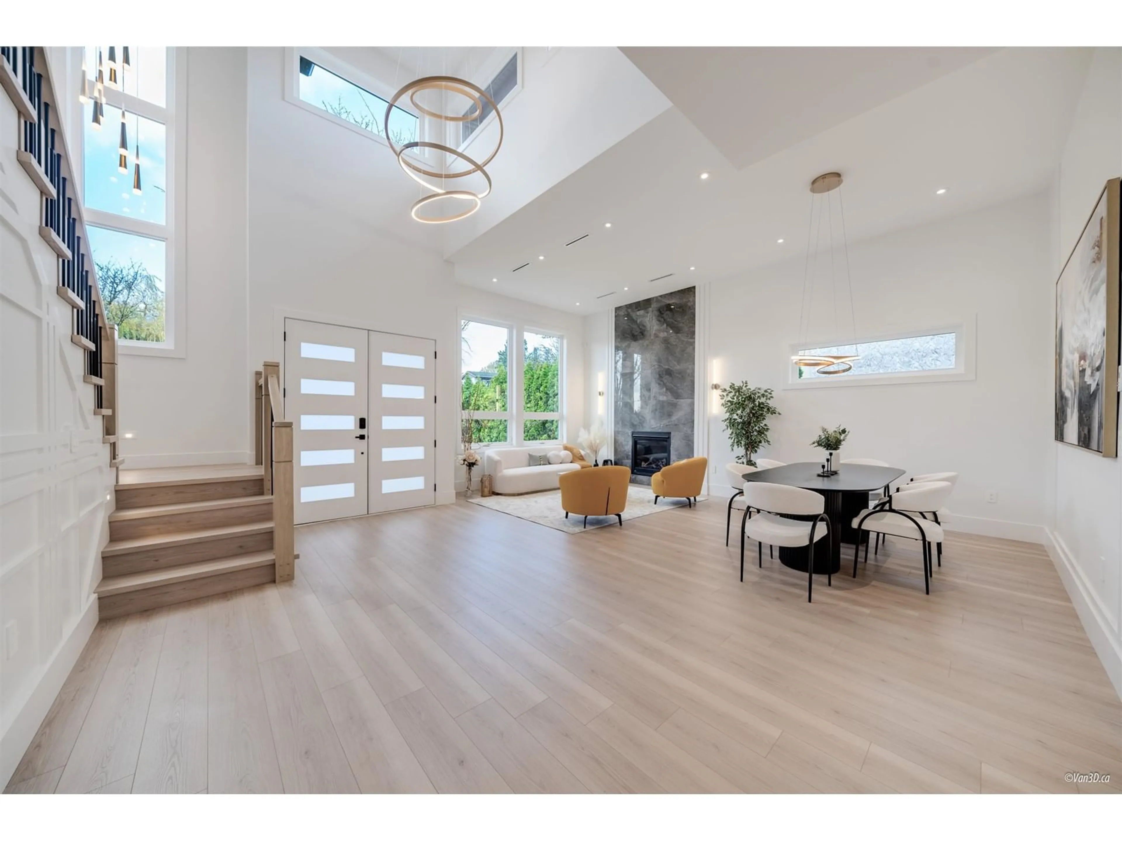 Indoor entryway, wood floors for 6366 193B STREET, Surrey British Columbia V3S7L6